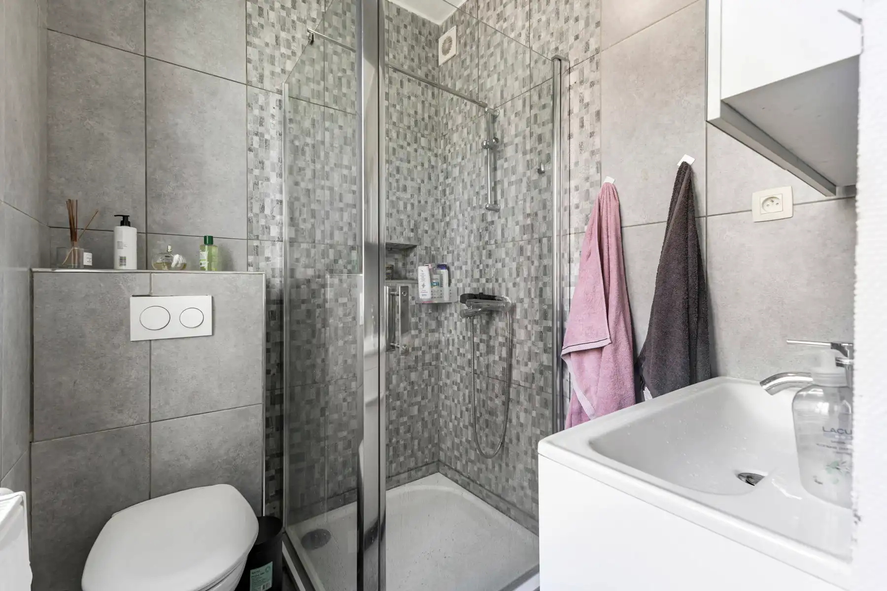 Goed gelegen woning met 4 slaapkamers en 3 badkamers foto 16