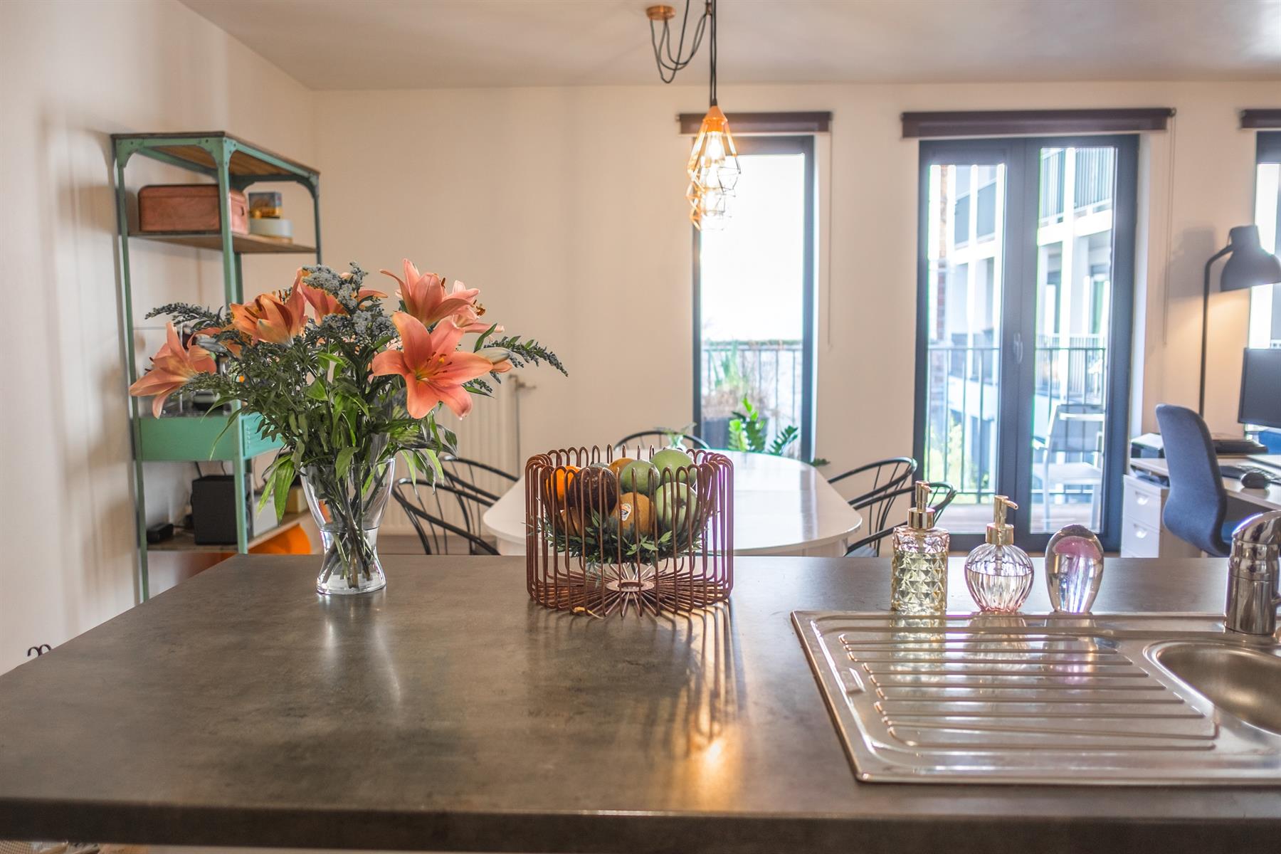 Modern 2-slaapkamer appartement met terras foto 3