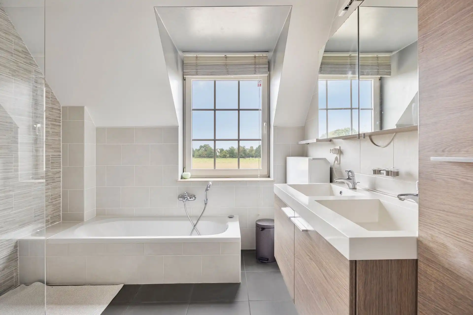 Charmante 2-gevel woning in perfecte staat foto 17