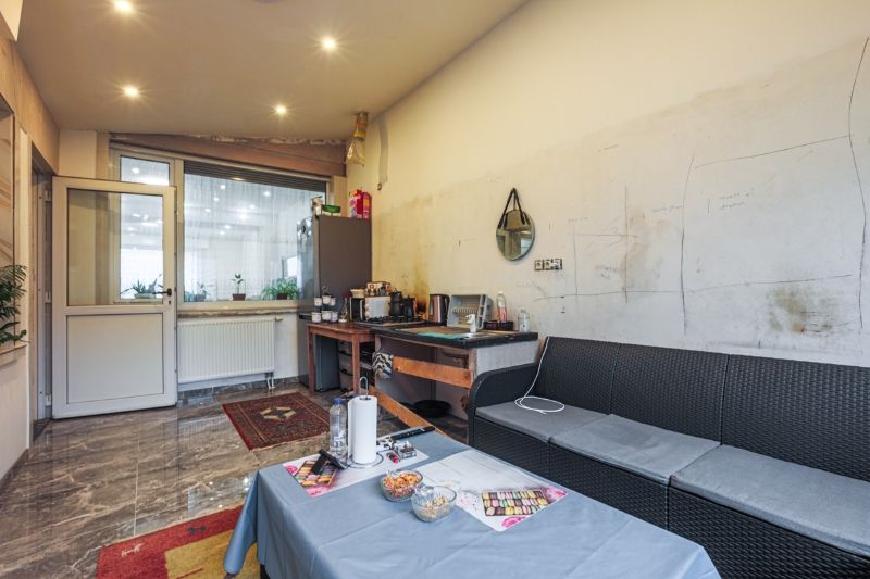 Halfopen woning met 4 slaapkamers en tuin (energielabel D), zij-uitweg voor fietsen... foto 9
