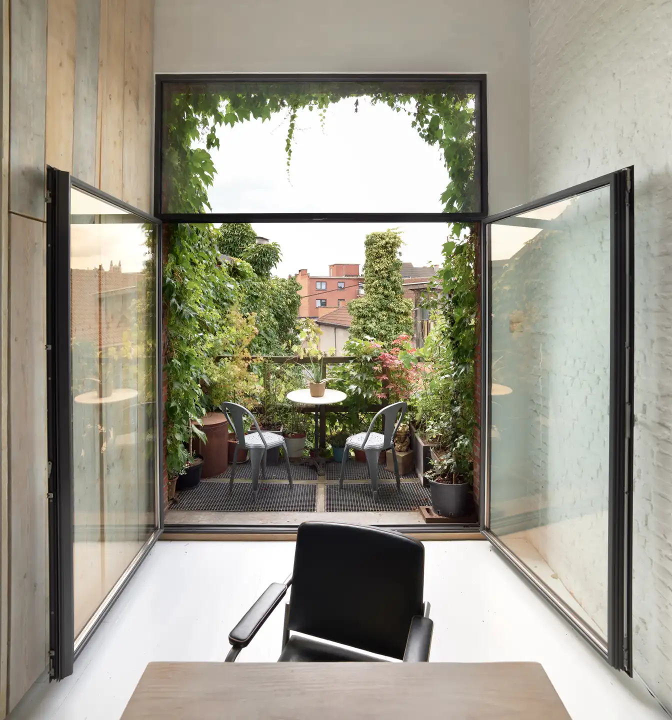 ANTWERPEN - Lichtrijk herenhuis centraal gelegen foto 4