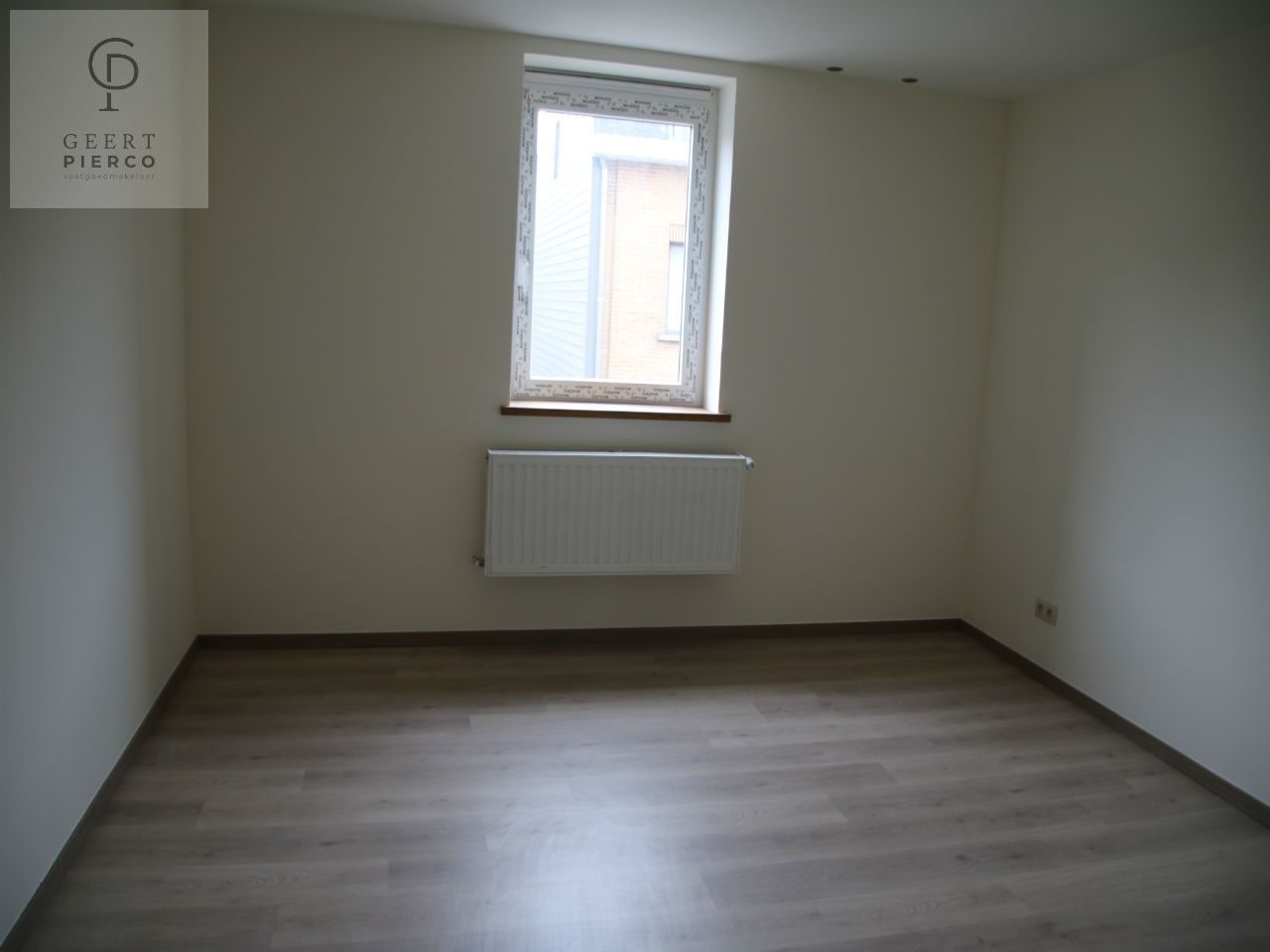 Prachtig gerenoveerde rijwoning met 4 slaapkamers aan de rand van Landen foto 15