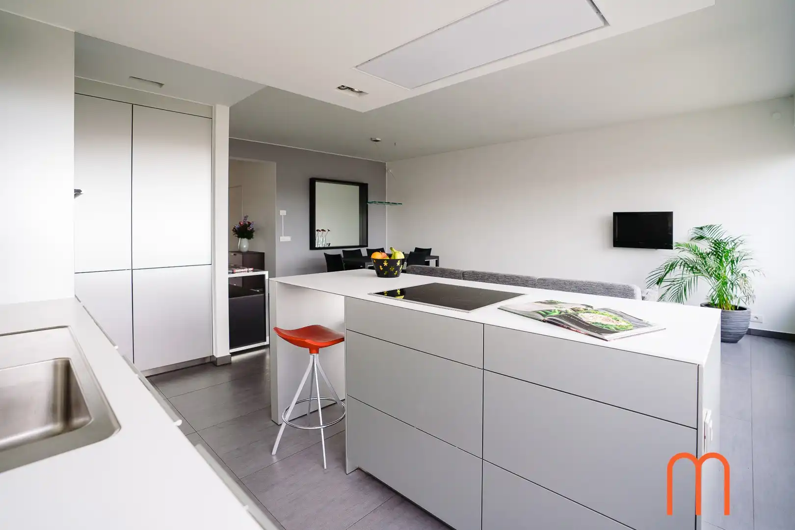 Stijlvol gemeubeld appartement met uniek zicht op jachthaven en Mercator foto 2