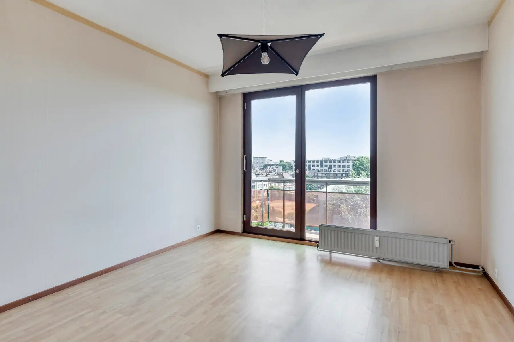 Ruim appartement met 2 slaapkamers, terras en kelder foto 9