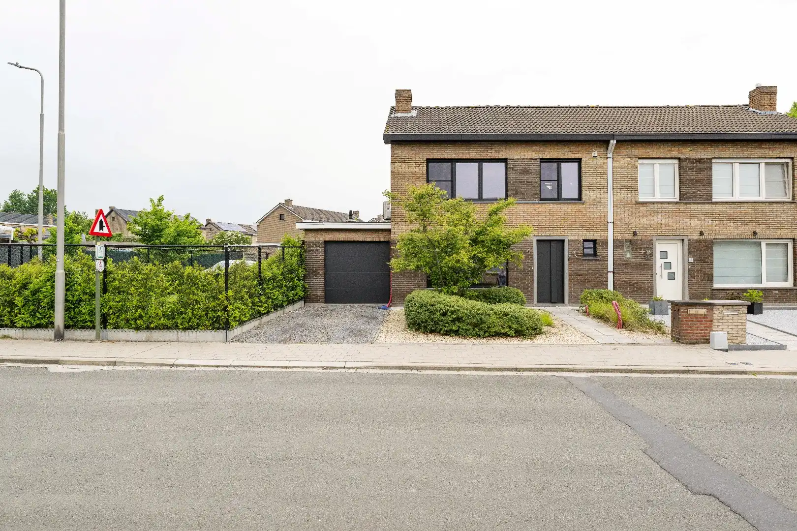 GERENOVEERDE (2021) HALF OPEN BEBOUWING OP 417 m² foto 23