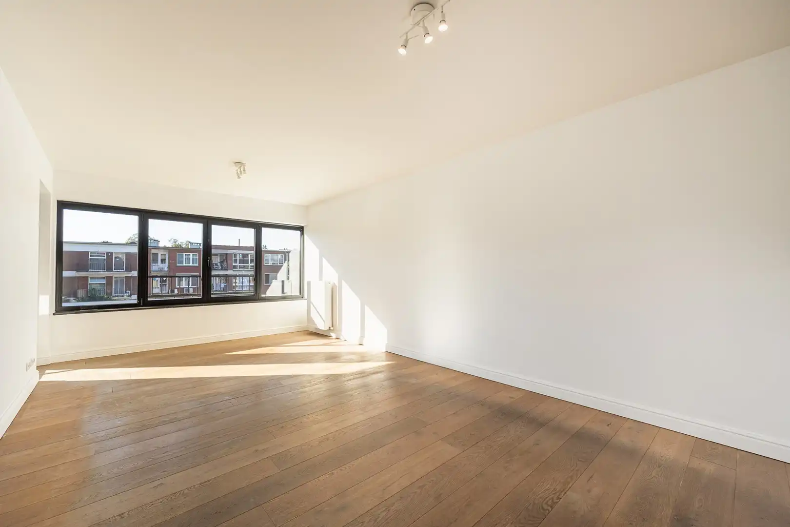 APPARTEMENT MET TERRAS foto 3