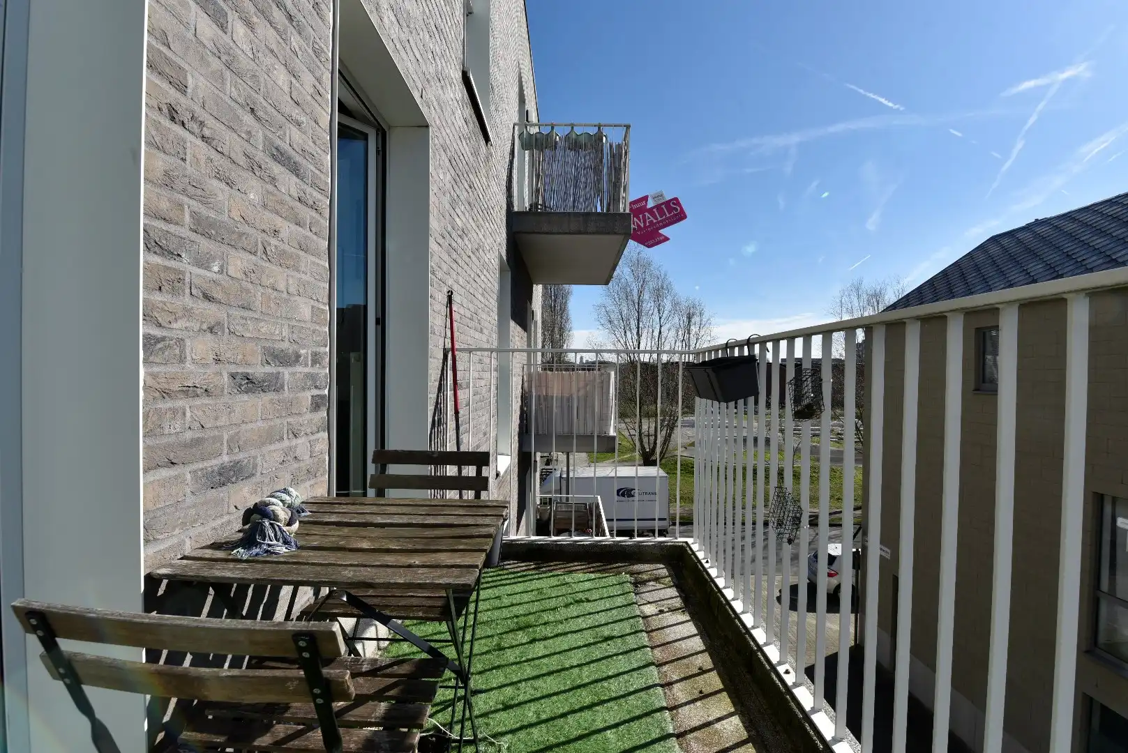 Gemeubeld appartement met autostaanplaats foto 12