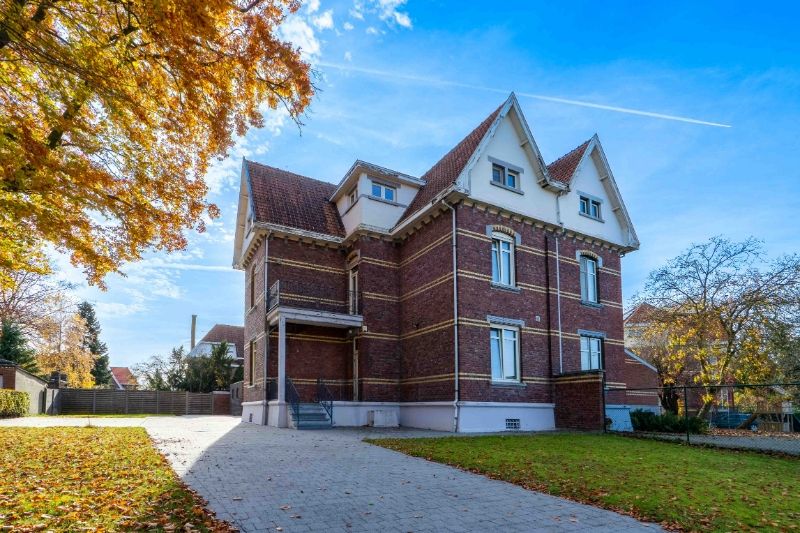 Woning met 5 slaapkamers op 8a29 foto 2