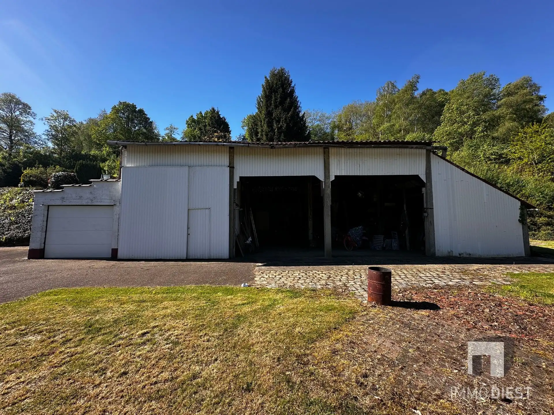 Woning met stalling/opslagplaats en weiland foto 3