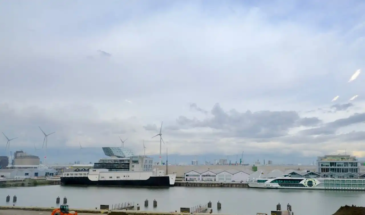 GEMEUBELD: Exclusief wonen in het hart van de Cadixwijk op Het Eilandje. foto 19