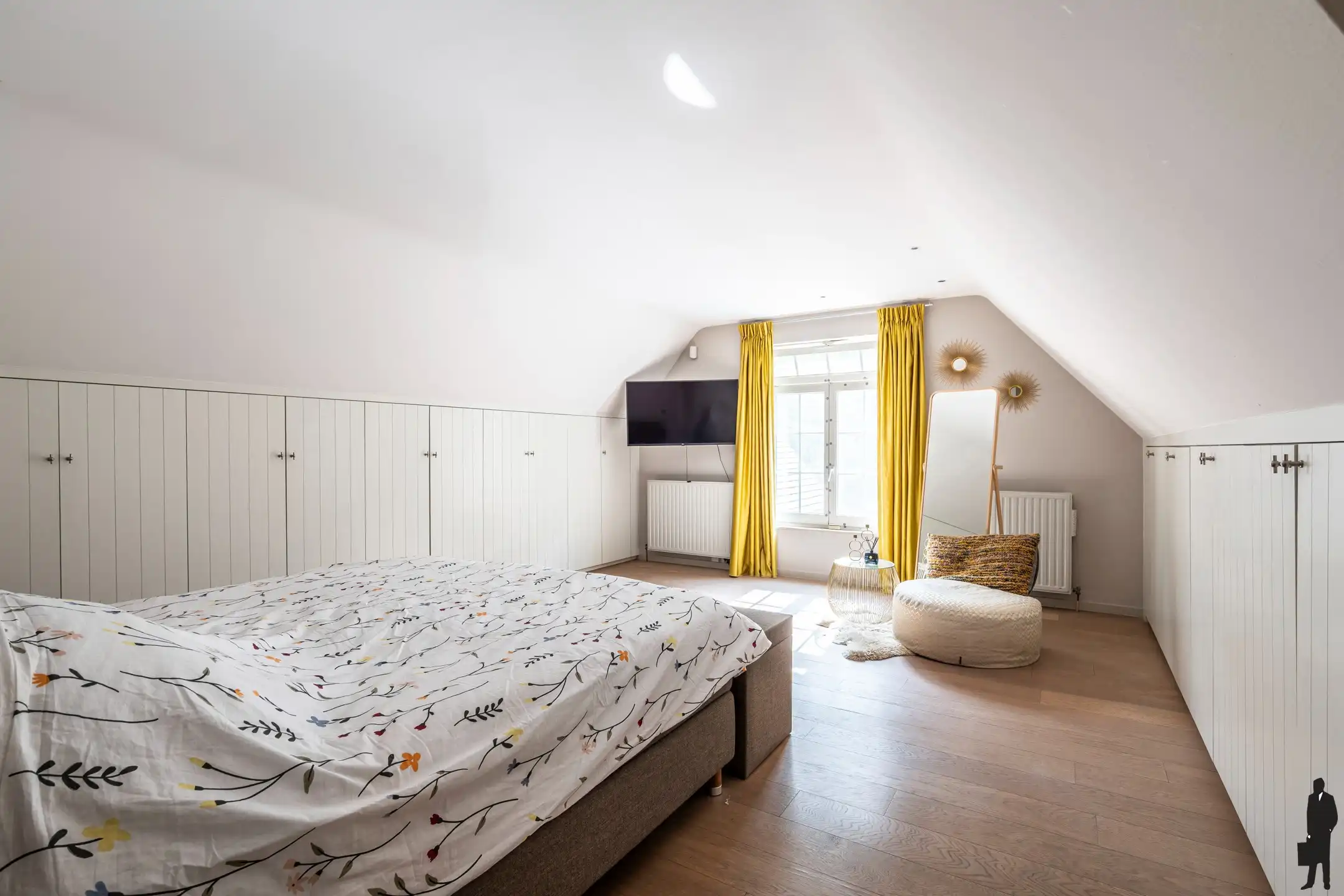 Exclusieve villa met zwembad in doodlopende straat foto 24