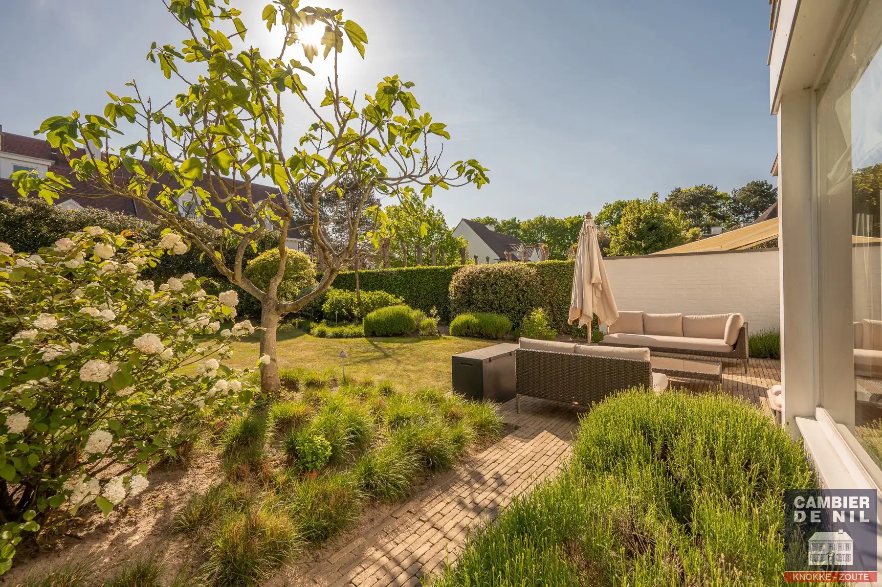 Ruime, gemeubelde koppelvilla aan de Royal Zoute Tennisclub. foto 10