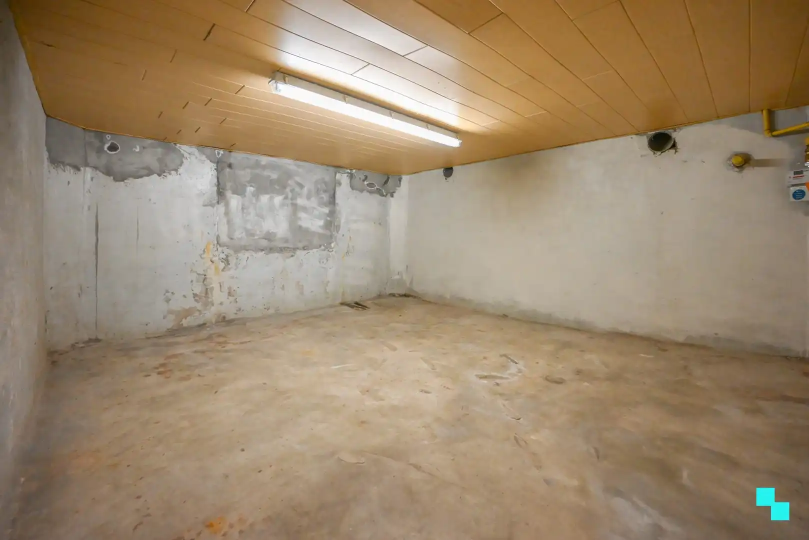 Riante halfopen woning met garage foto 40