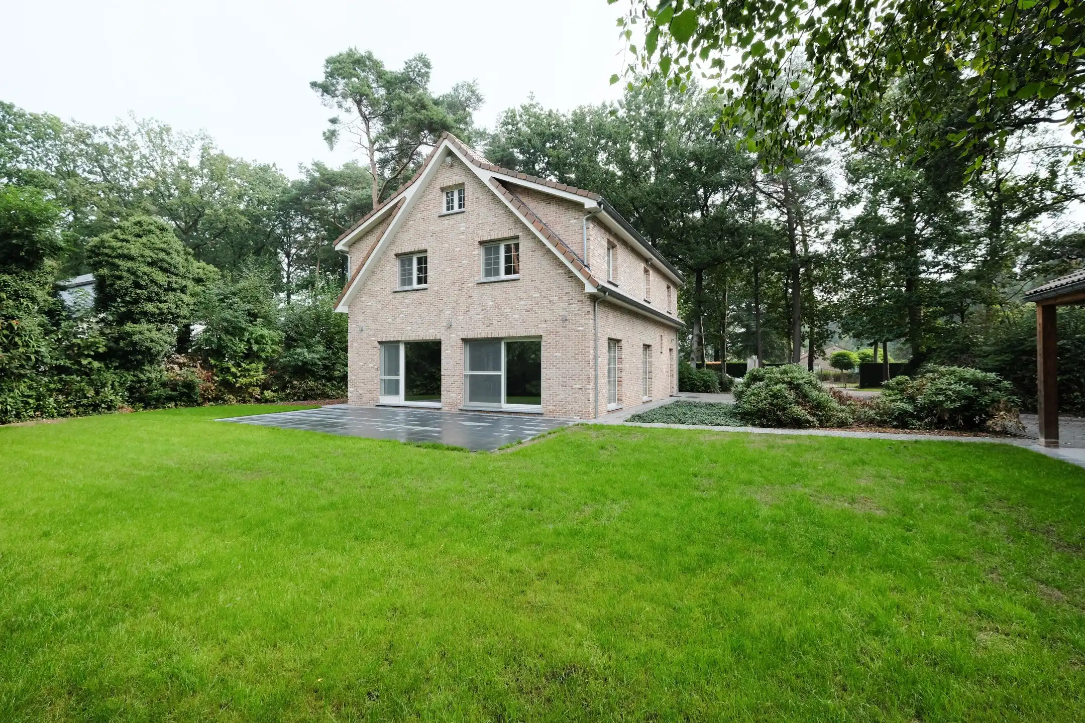 Hedendaagse en energiezuinige villa in rustige wijk foto 24