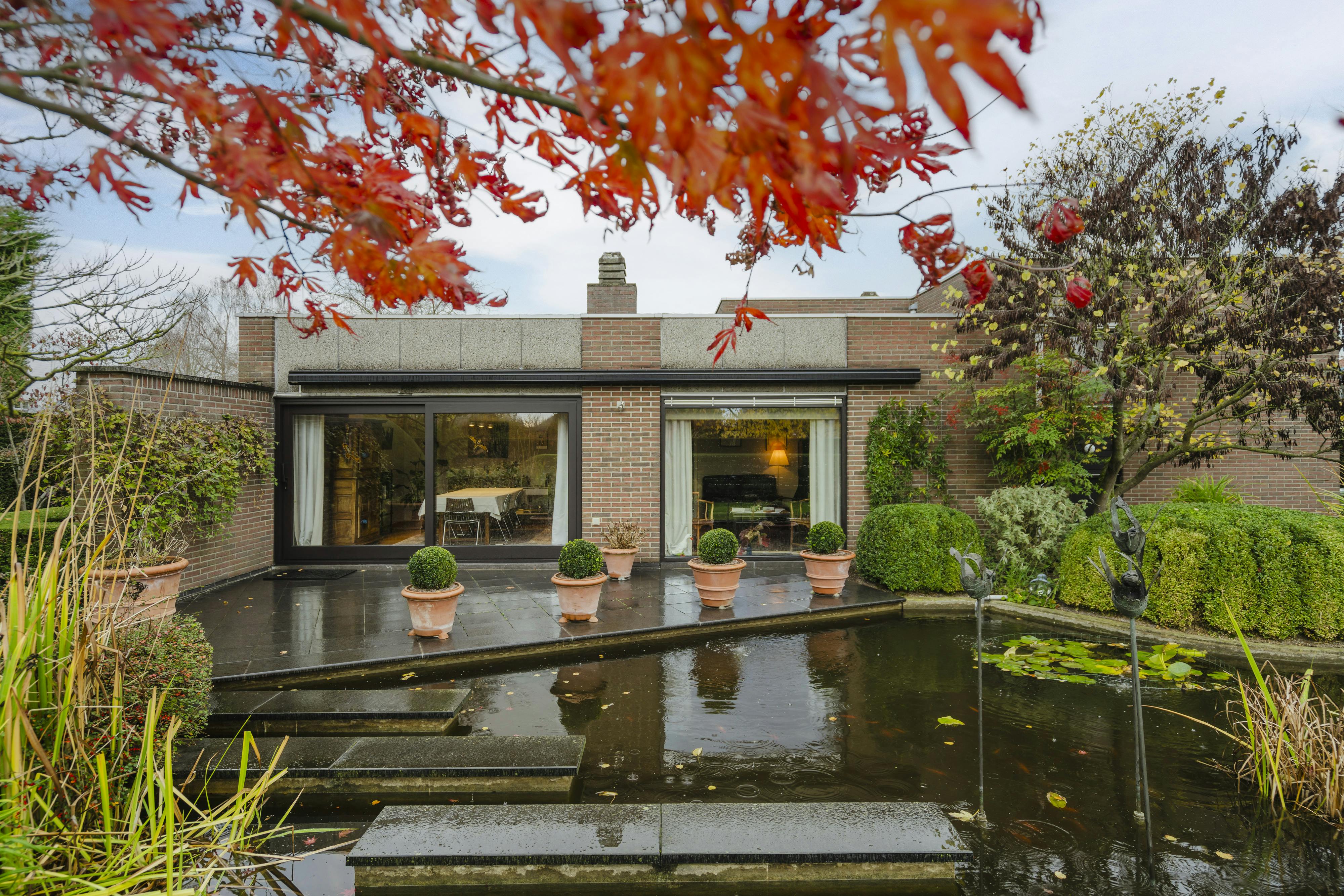 Karaktervolle, architecturale villa te koop in Wevelgem! foto 8