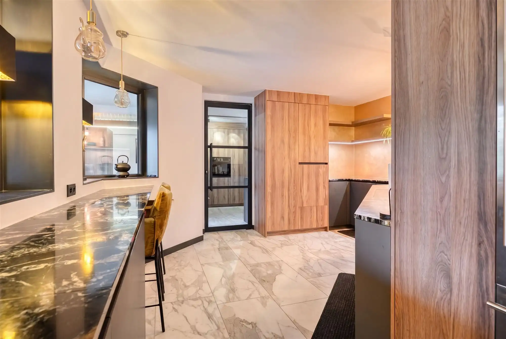 Knappe duo-villa op 8.843 m² in villawijk aan NL-grens. foto 17