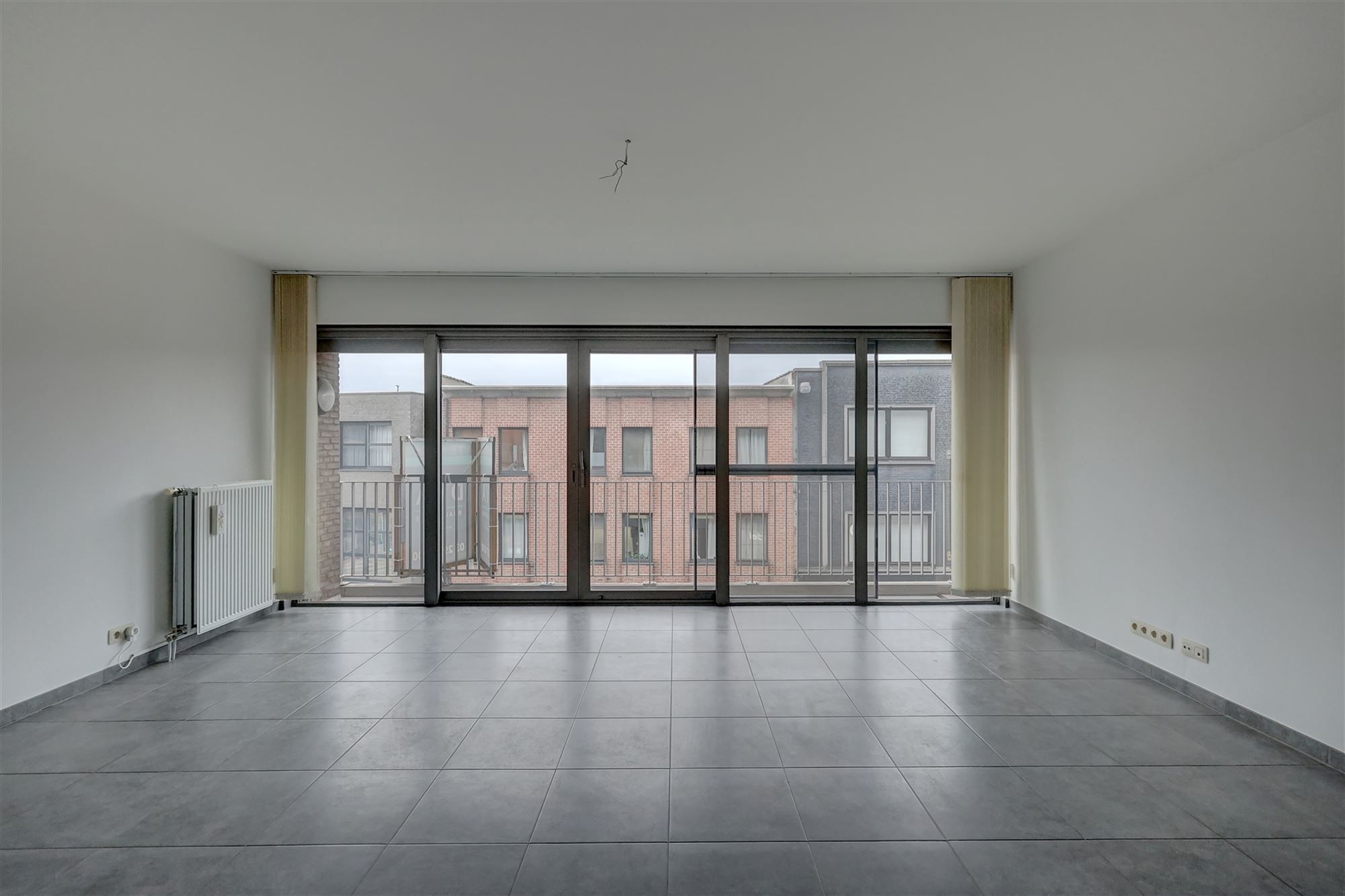 Prachtig appartement met twee slaapkamers en terras te huur in centrum Wilrijk foto 4