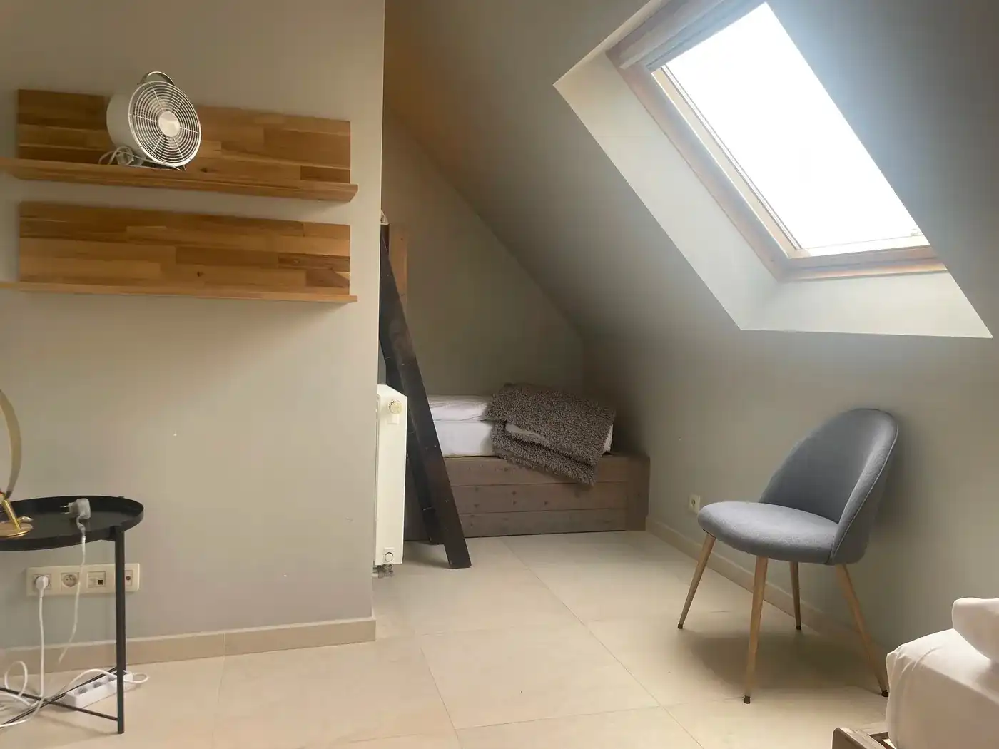 Gemeubeld duplex appartement met 2 slaapkamers op centrale ligging foto 9