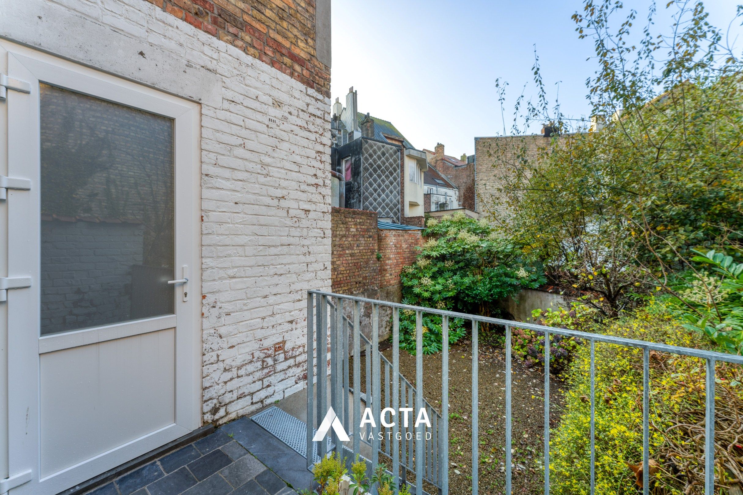 Charmant herenhuis- 3 slpk, praktijk +zonnige tuin foto 7