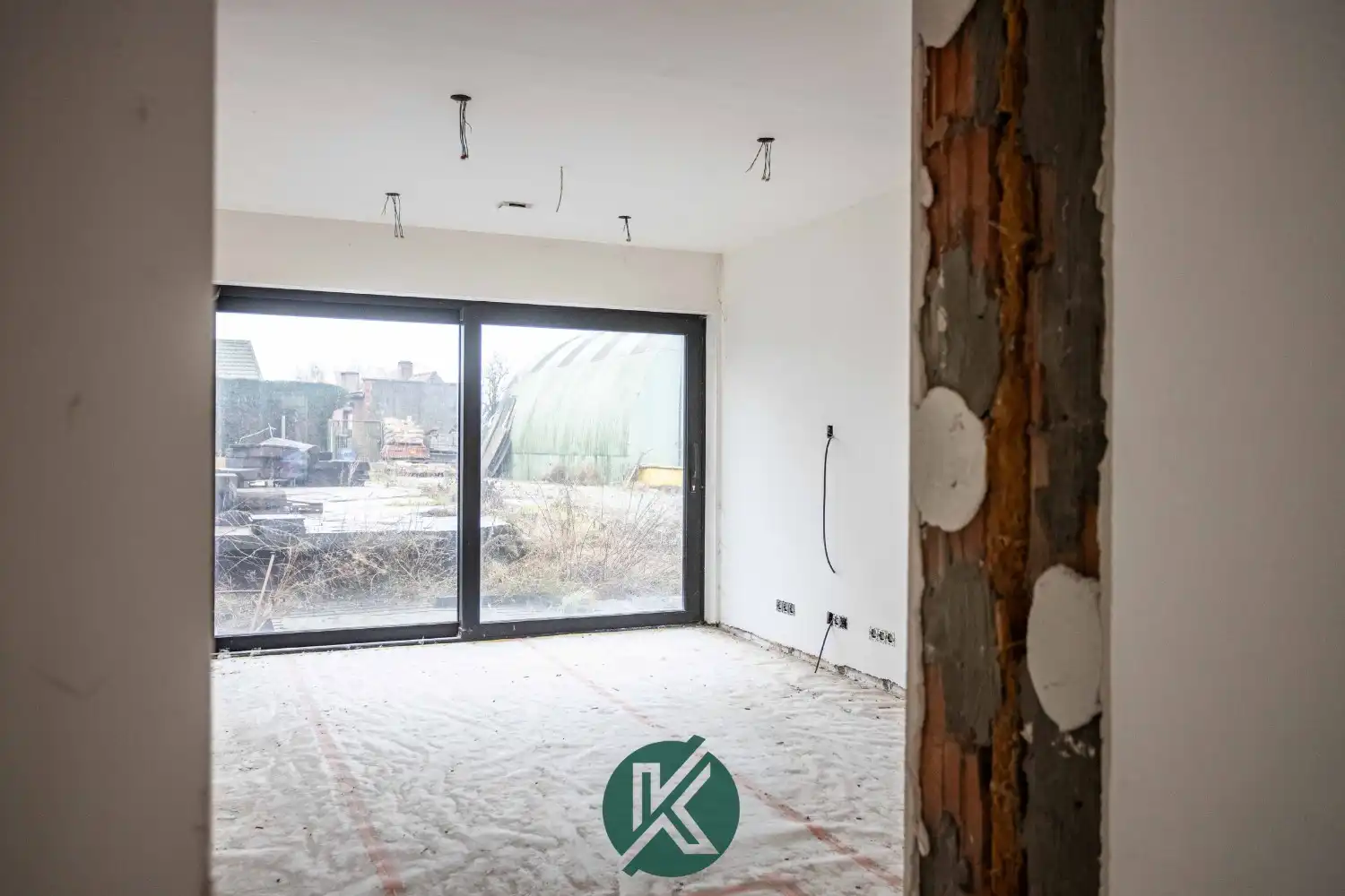 Verder af te werken nieuwbouwwoning met potentieel foto 10