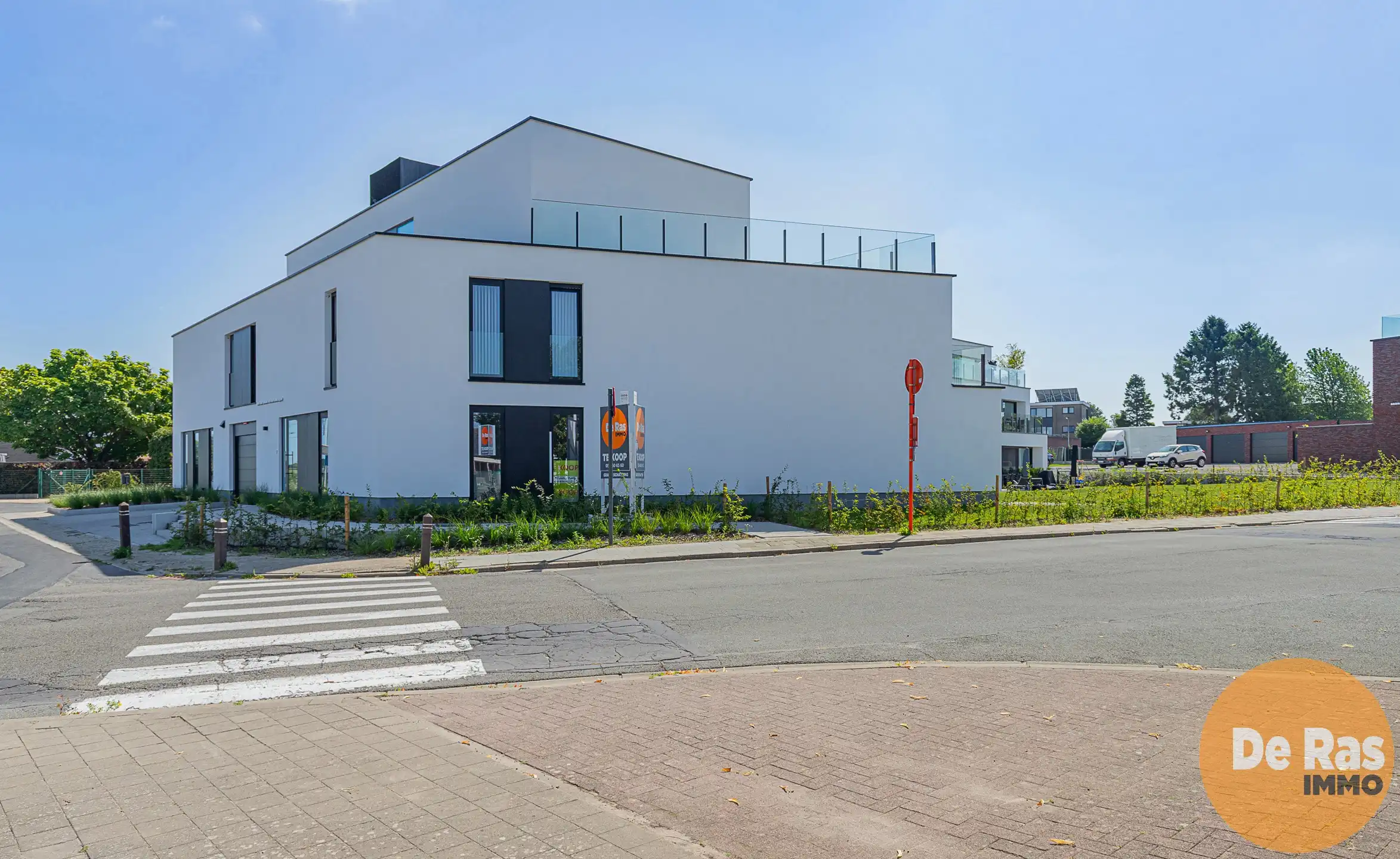 BURST -  Ruim 3 slaapkamer app met tuin en terras foto 3