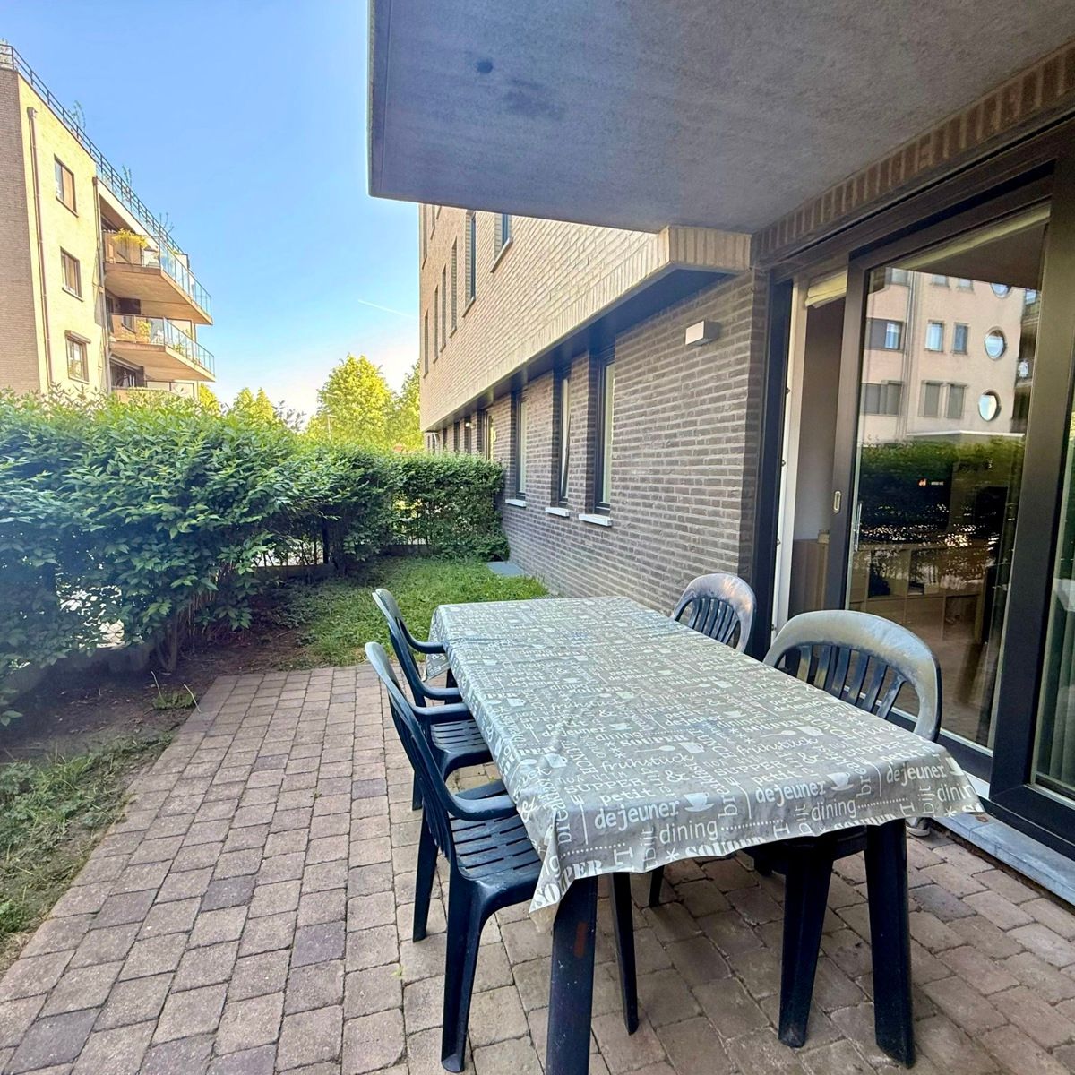 2-slaapkamerappartement gelijkvloers met tuintje foto 5