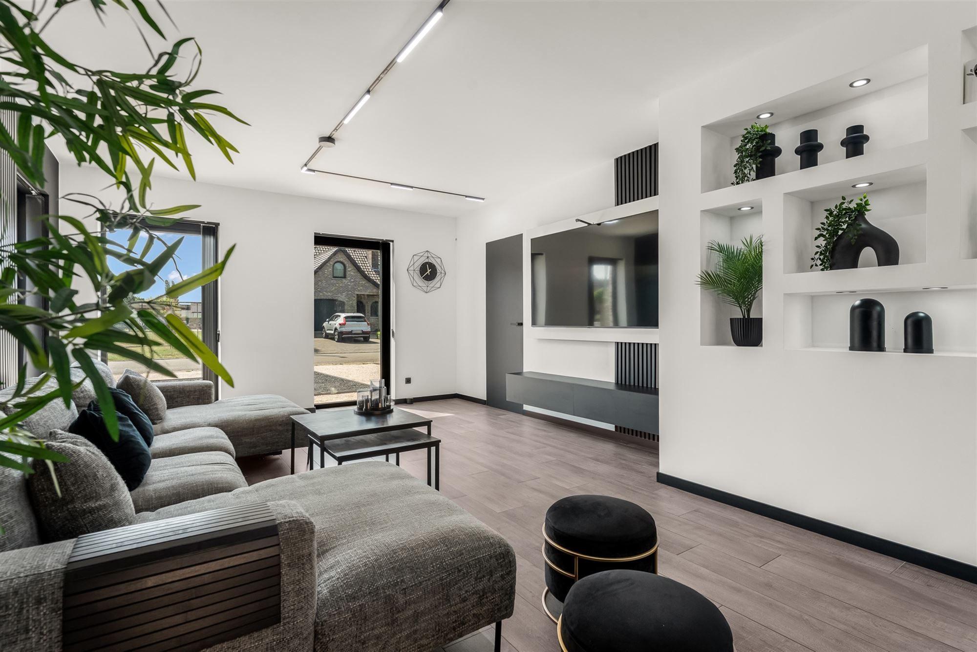 RECENTE WONING MET 3 SLAAPKAMERS EN KWALITATIEVE AFWERKING OP RUSTIGE LIGGING foto 2