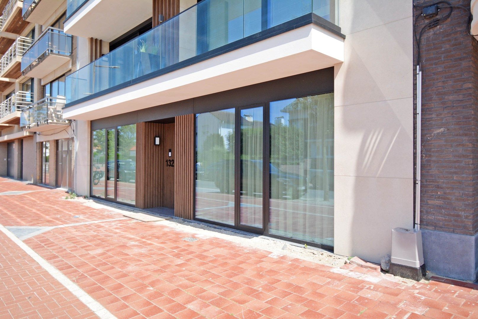 Appartement in het centrum van Knokke met eigen buitenruimte - eerste verhuur! foto 2