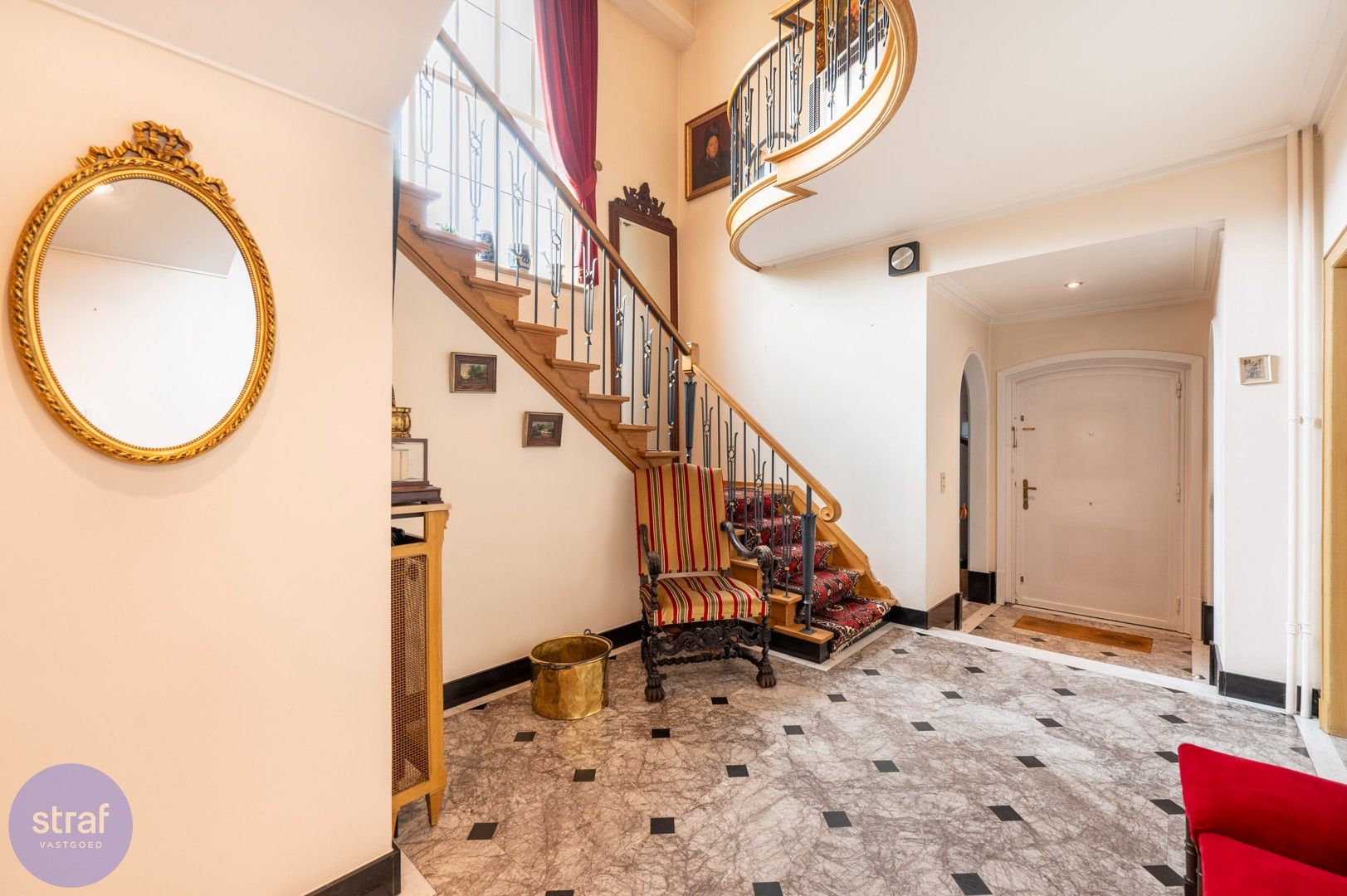Ruime villa met 4 slaapkamers en veel karakter foto 2
