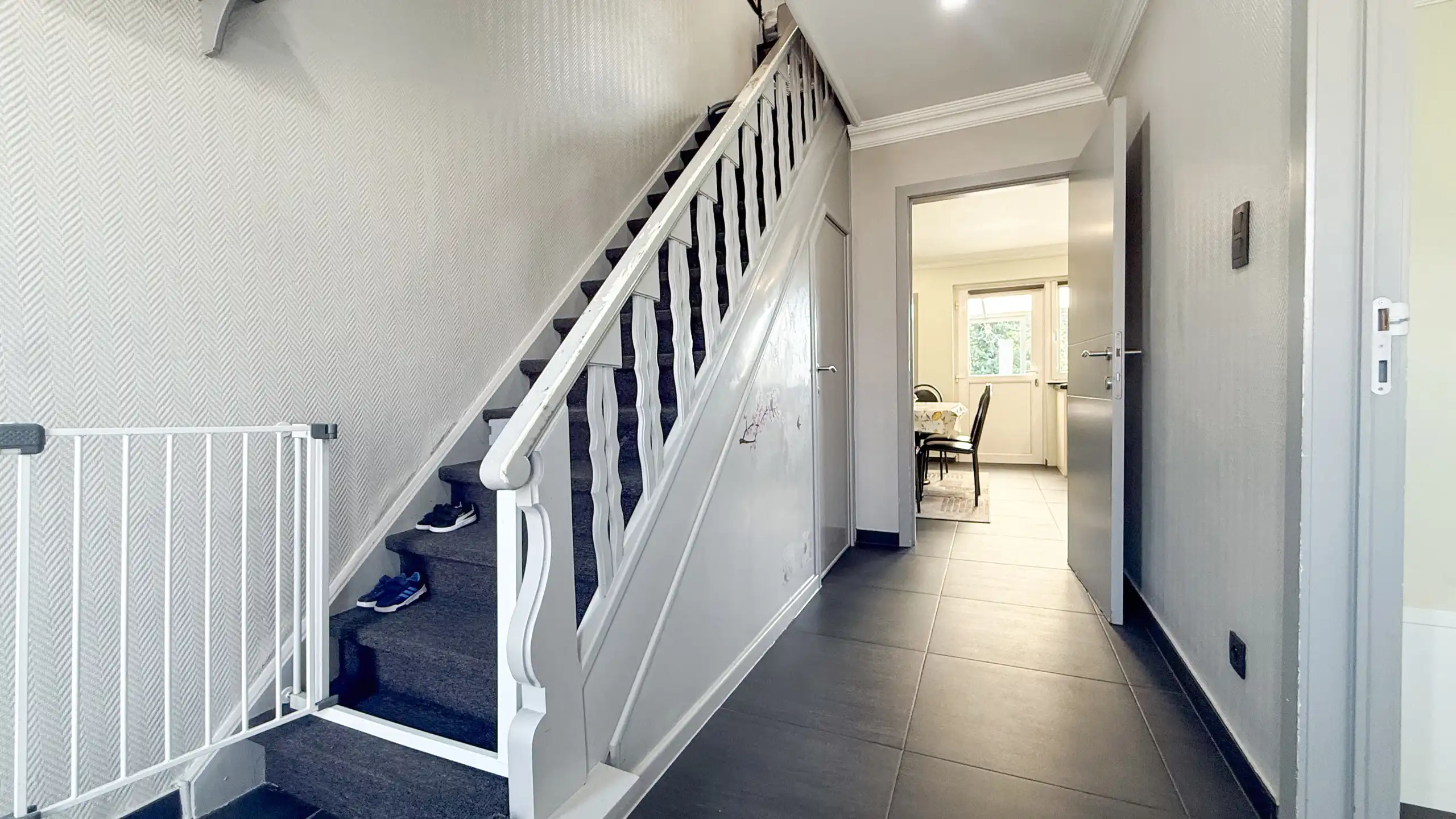 Instapklare woning met 3slpks, kelder en mooie tuin in Ham! foto 14