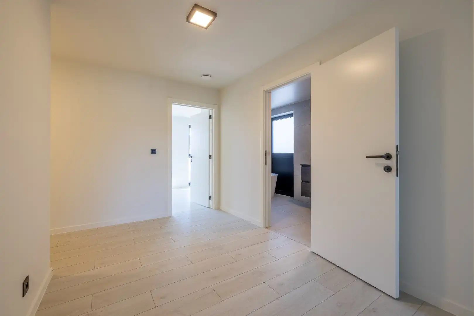 HALF OPEN NIEUWBOUW BEN-WONING MET 3 SLK, GARAGE, TERRAS EN TUIN foto 19
