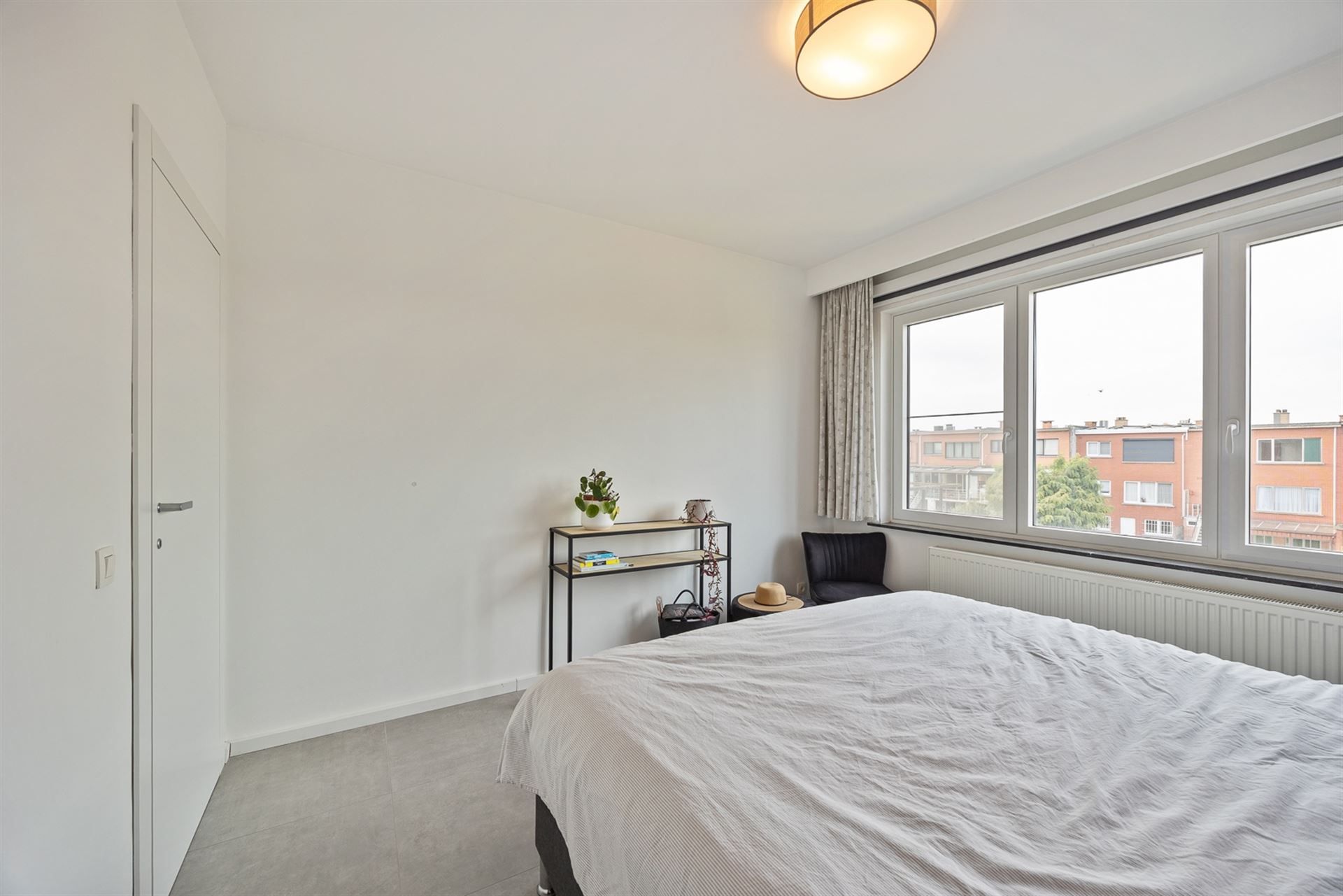 Instapklaar Appartement met 2 Slaapkamers, Terras en Garage foto 12