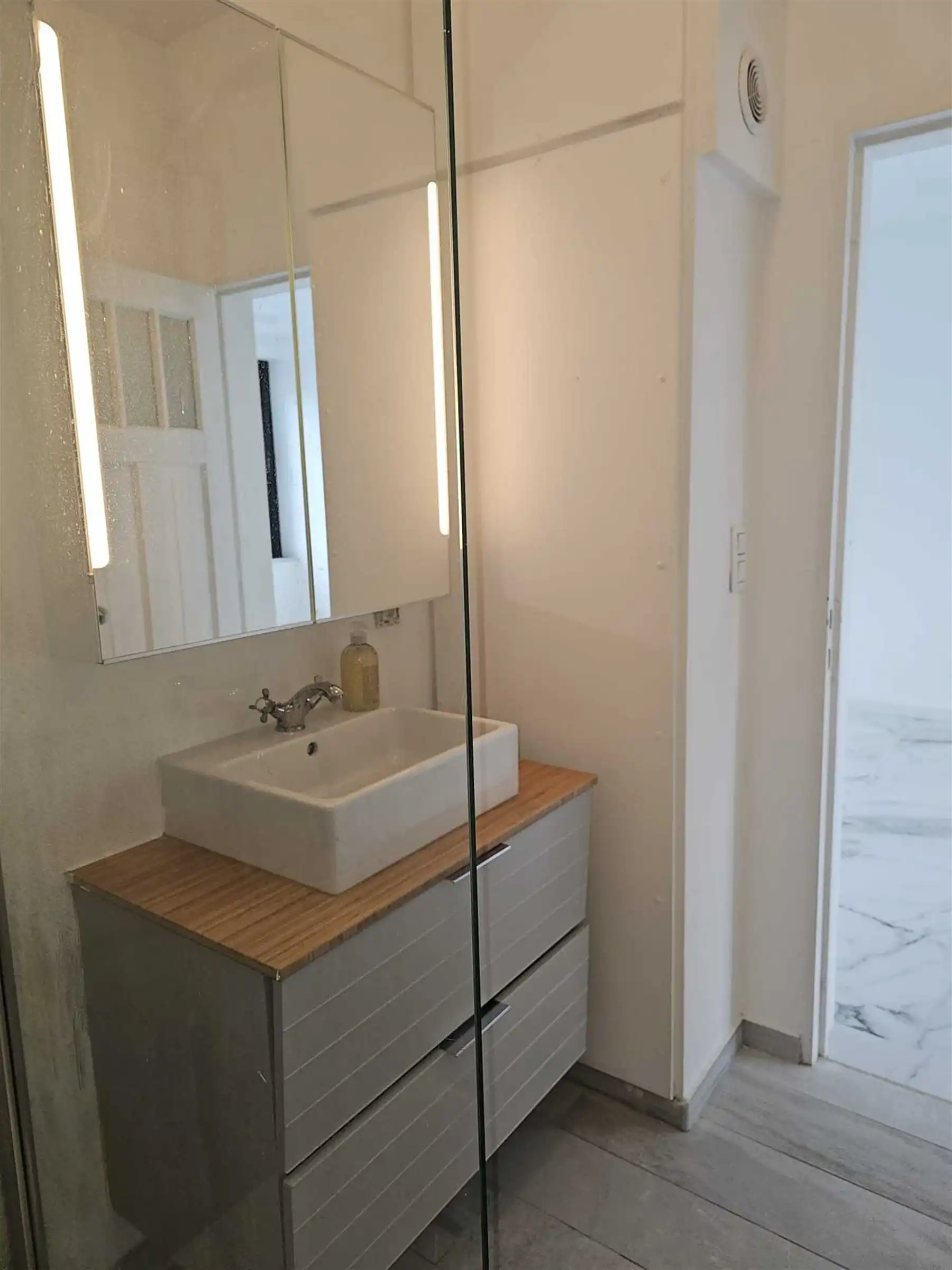 Gerenoveerd éénslaapkamer appartement in Antwerpen foto 15