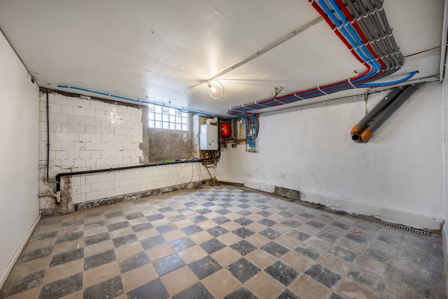Recent gerenoveerd twee slaapkamer appartement vlakbij de Grote Markt foto 25