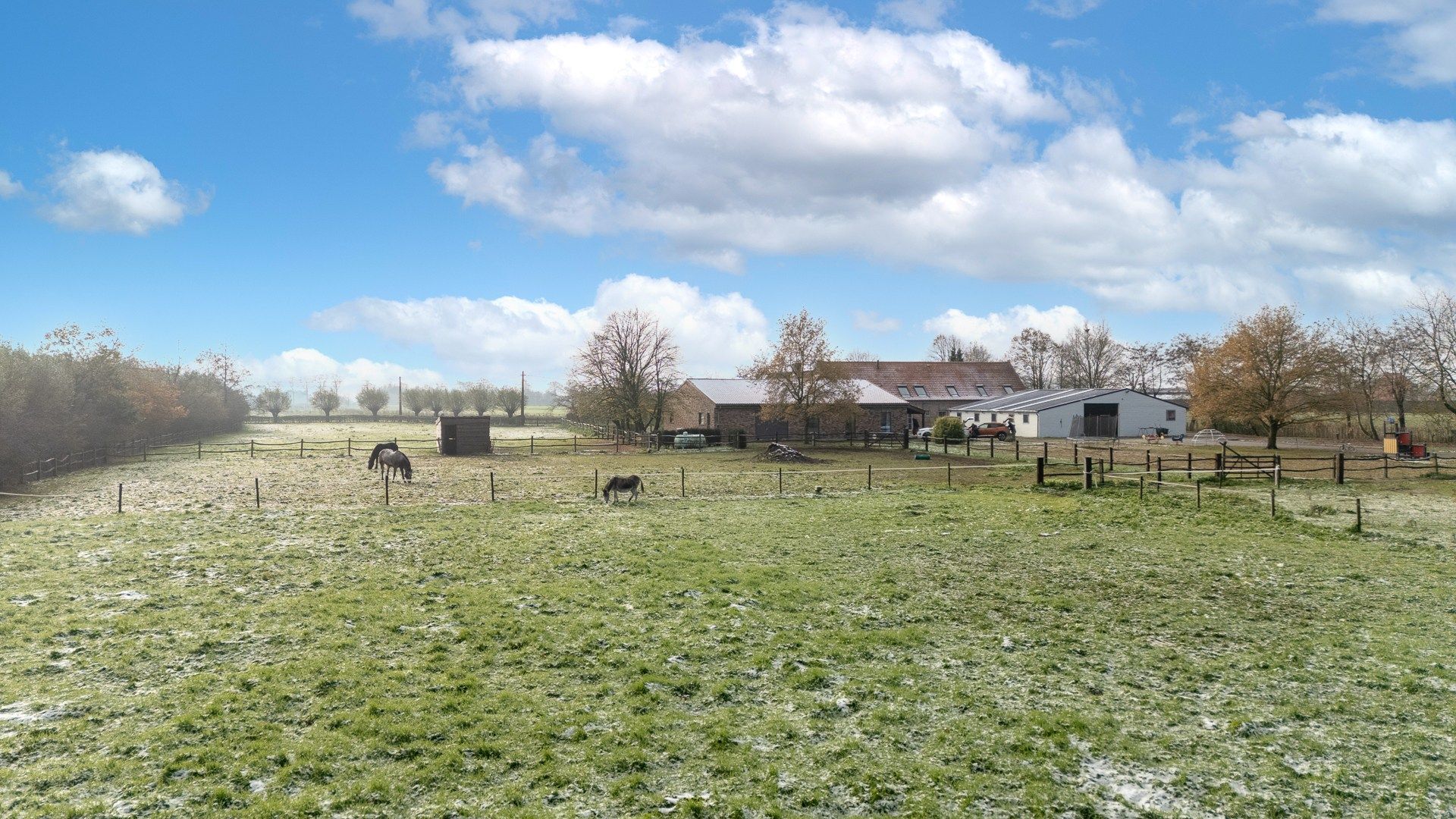 Landelijke eigendom met vergunde vakantiewoningen foto 6