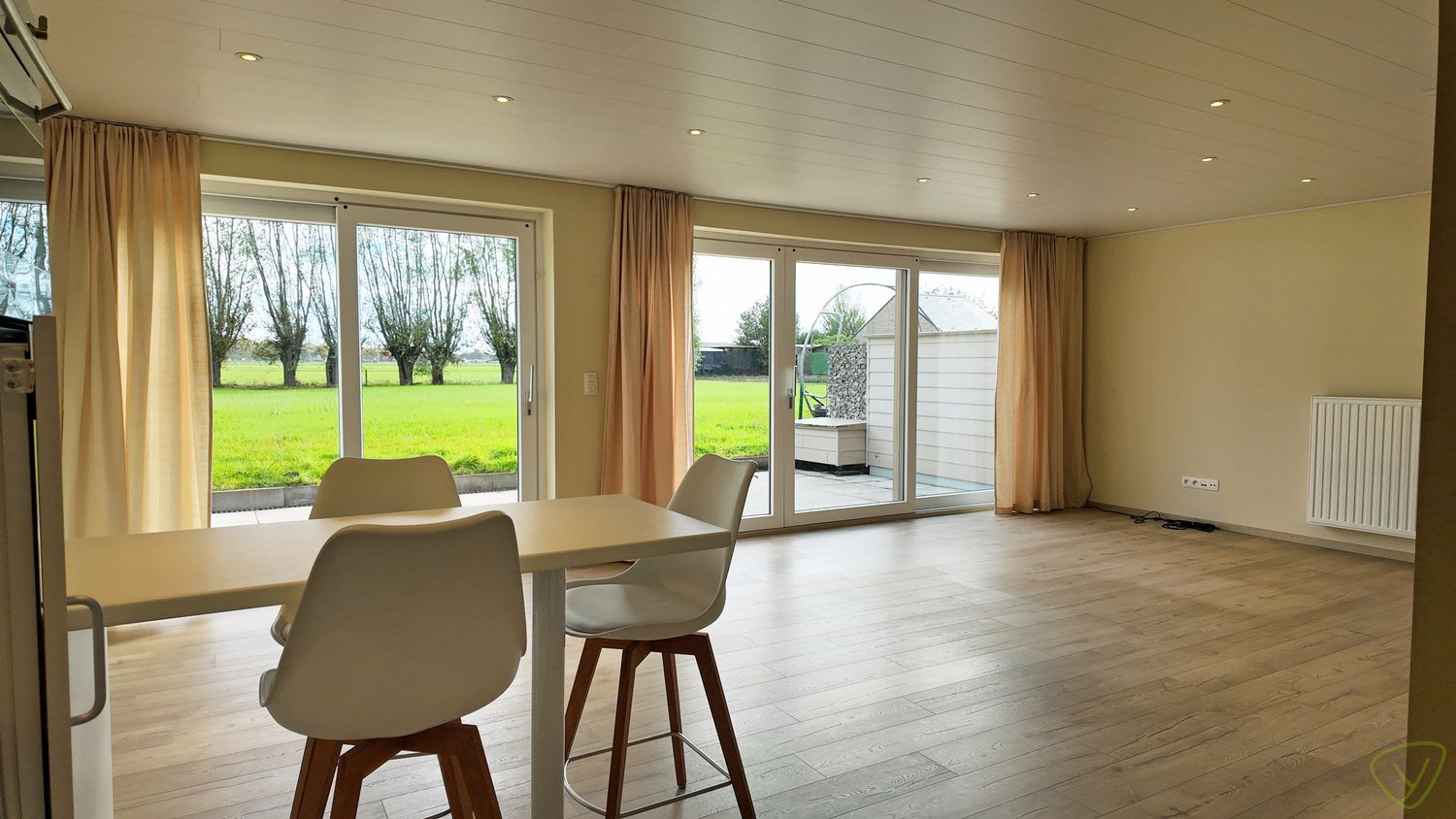 Charmant gerenoveerde woning gelegen te Adegem! foto 8