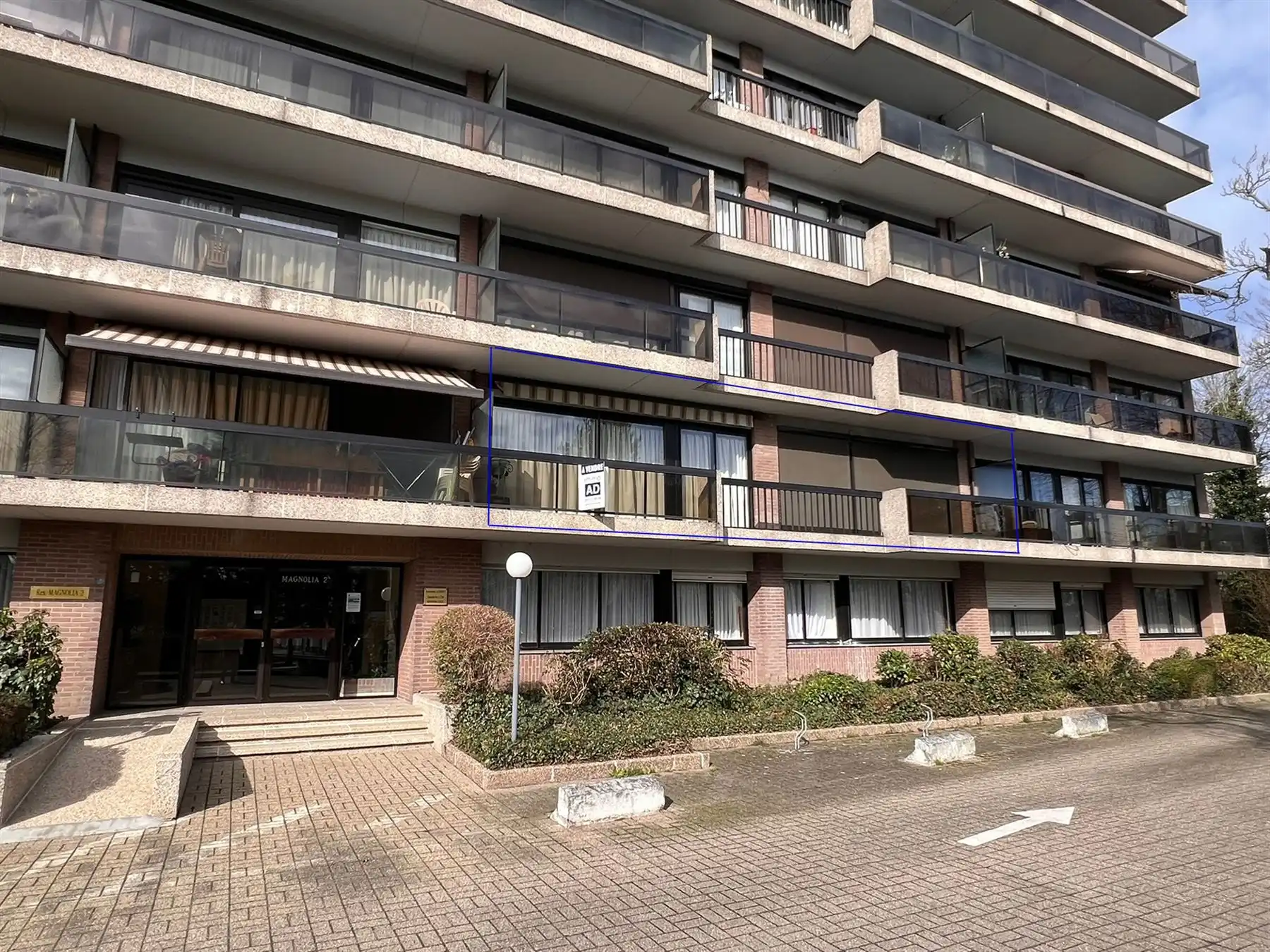 Goed onderhouden appartement met 2 slaapkamers en autostaanplaats foto {{pictureIndex}}