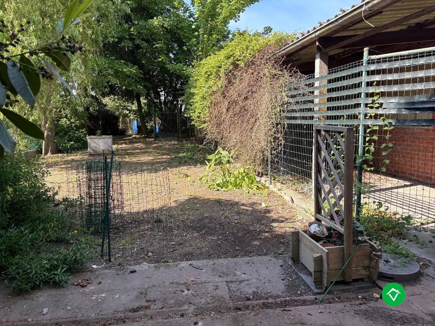 Voormalig handelspand met woonst – totaal te renoveren of te slopen tot projectgrond in centrum Koekelare foto 12