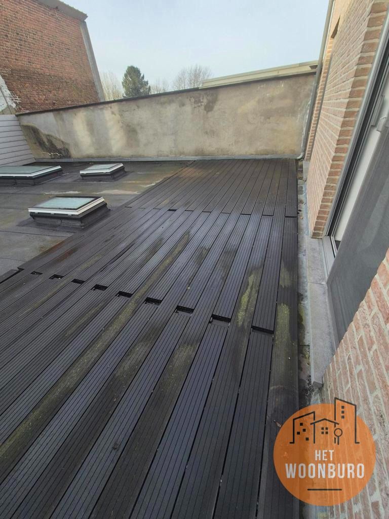 Ruim appartement 1e verd. met terras en kelder foto 18