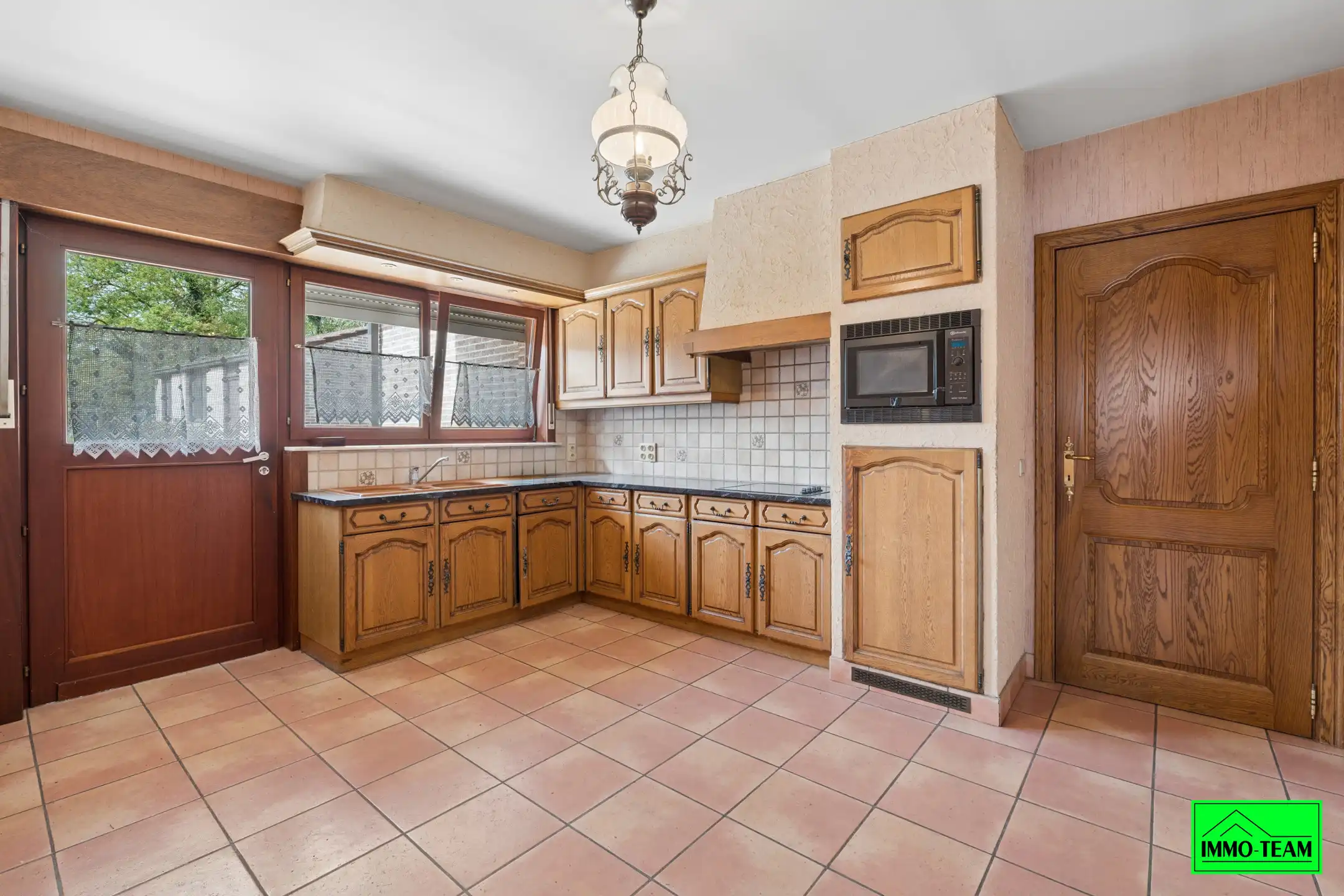 Gezellige 3-gevelwoning nabij dorpskern Iddergem foto 6