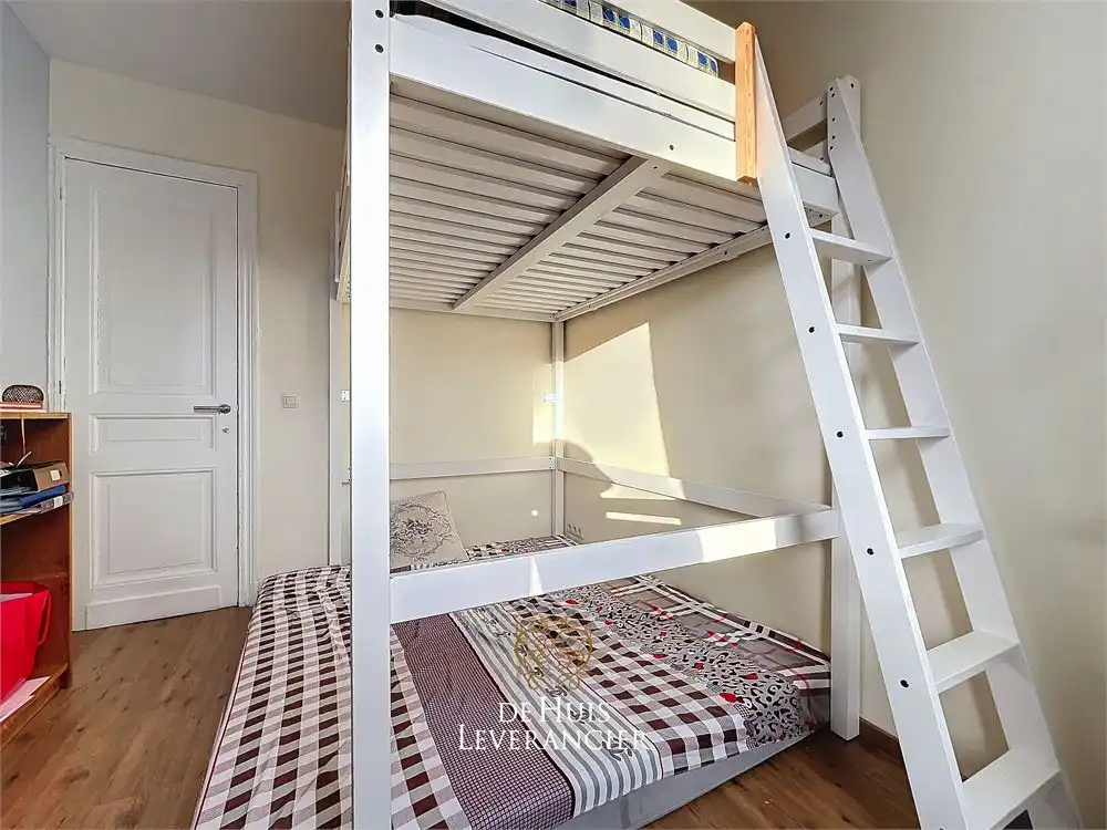 RUIME woning te koop (8 slpks, 2 badk) die ook perfect als tweewoonst kan dienen foto 25