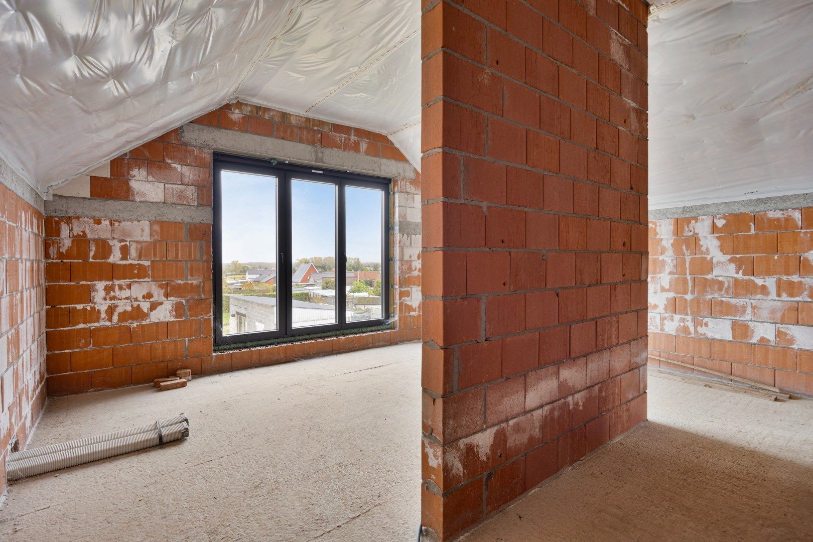 Prachtig vernieuwde woning verder af te werken foto 19
