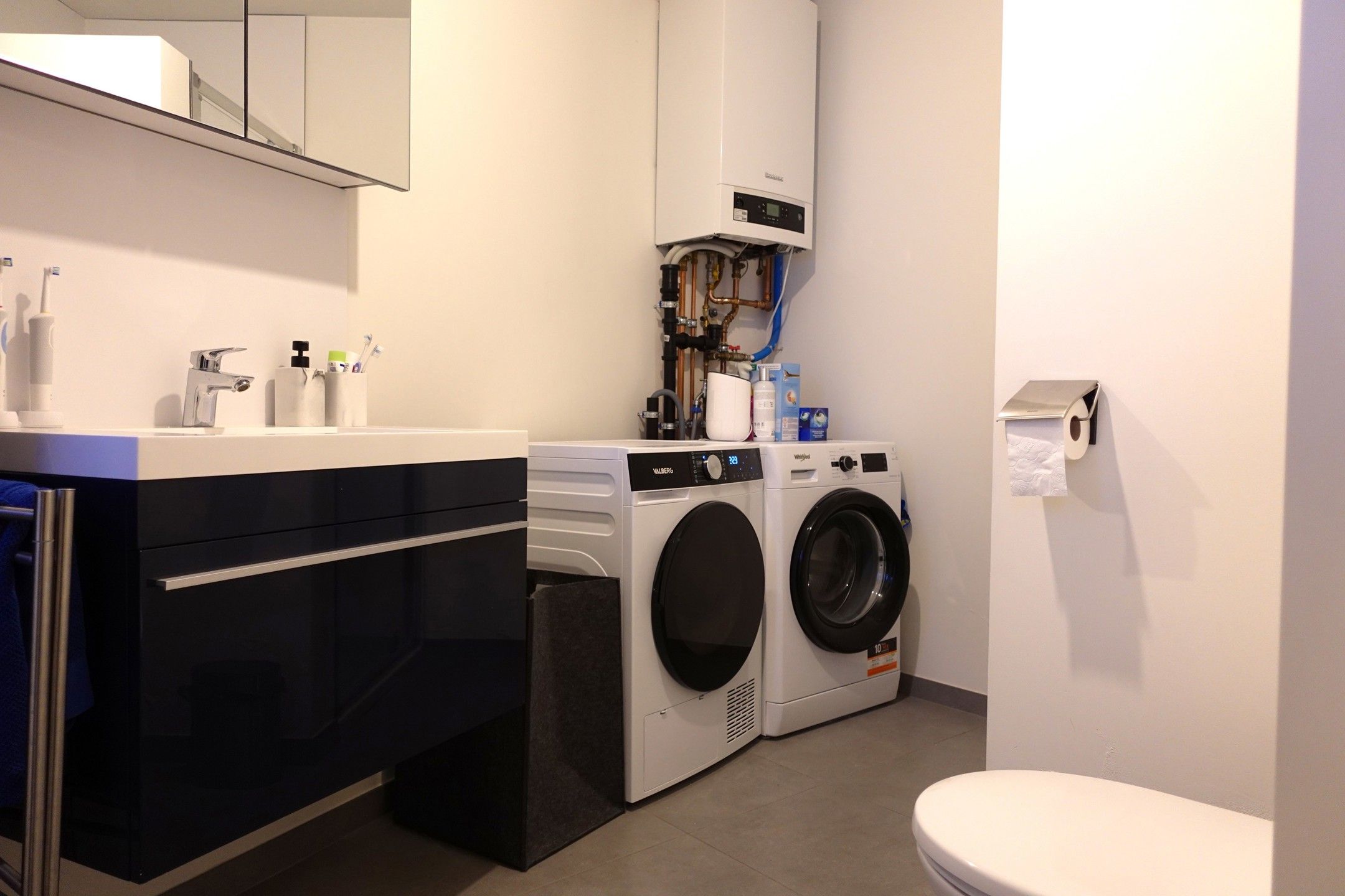 Centraal gelegen 1 slpk app met kelderberging te Turnhout. foto 8