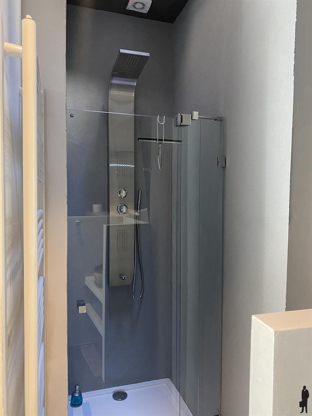 Gemeubeld appartement in een zijstraat van de Meir! foto 9