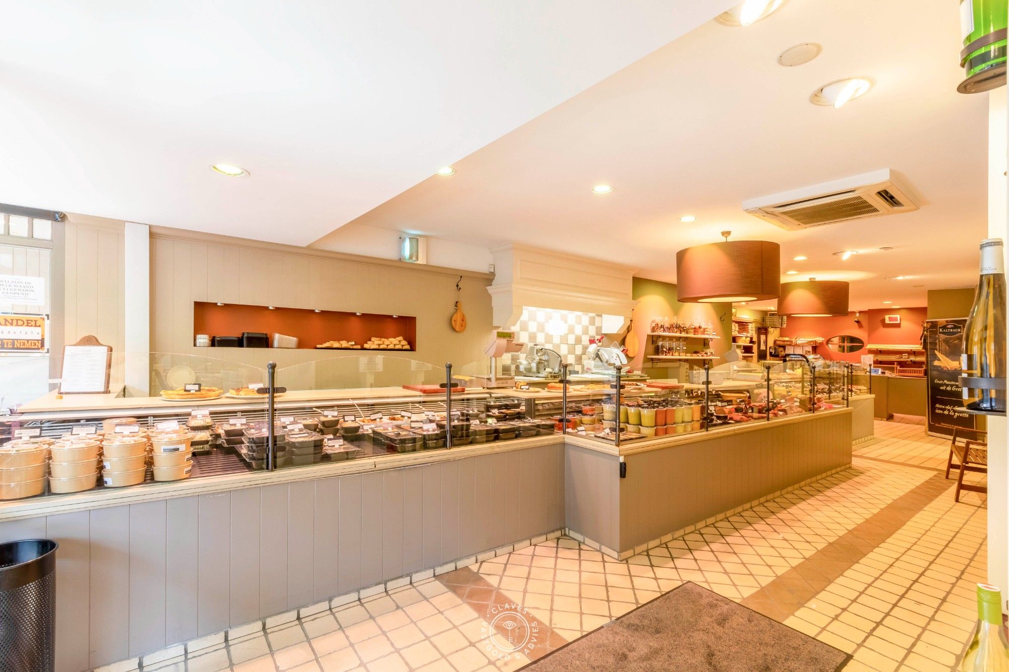 Commercieel pand op uitstekende locatie in Sint-Niklaas foto 3