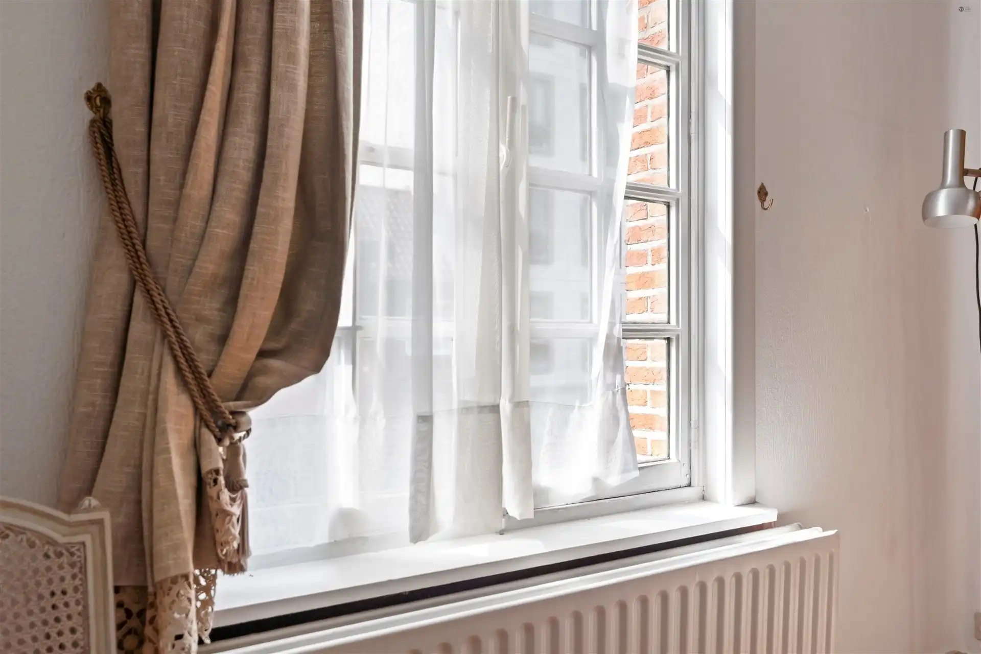 Voormalige dokterswoning, zeer unieke woning mt grote oppervlakten foto 34