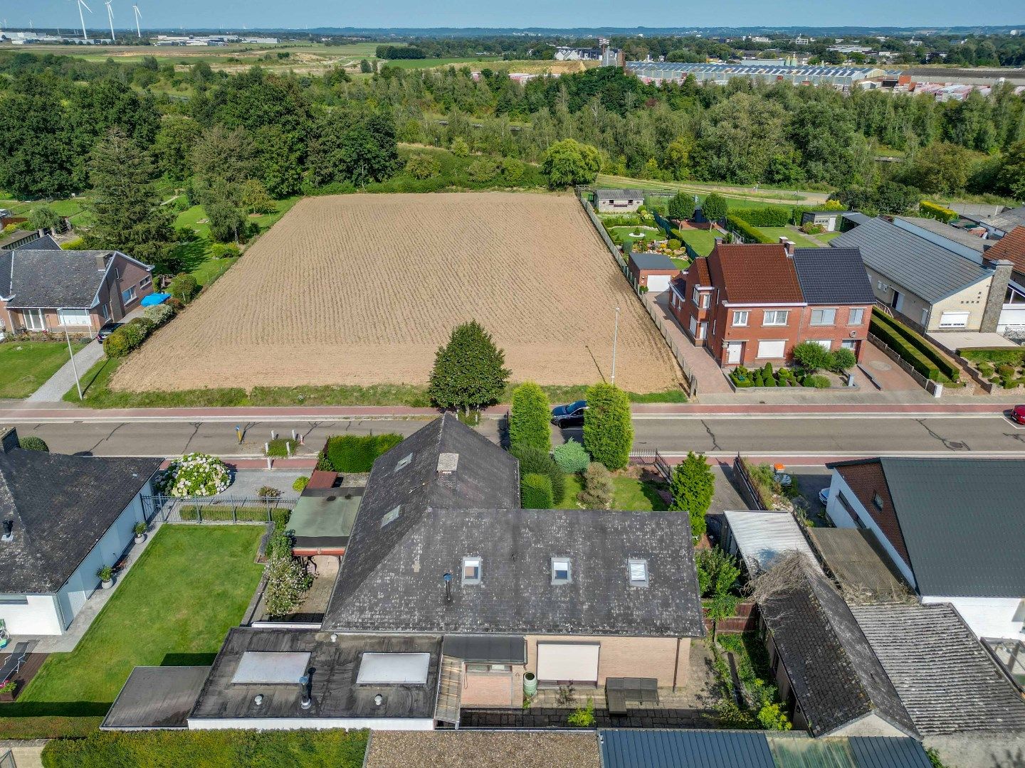 IN OPTIE ! TE RENOVEREN GEZINSWONING MET EEN BEWOONBARE OPP. VAN 259 M² !  foto 4