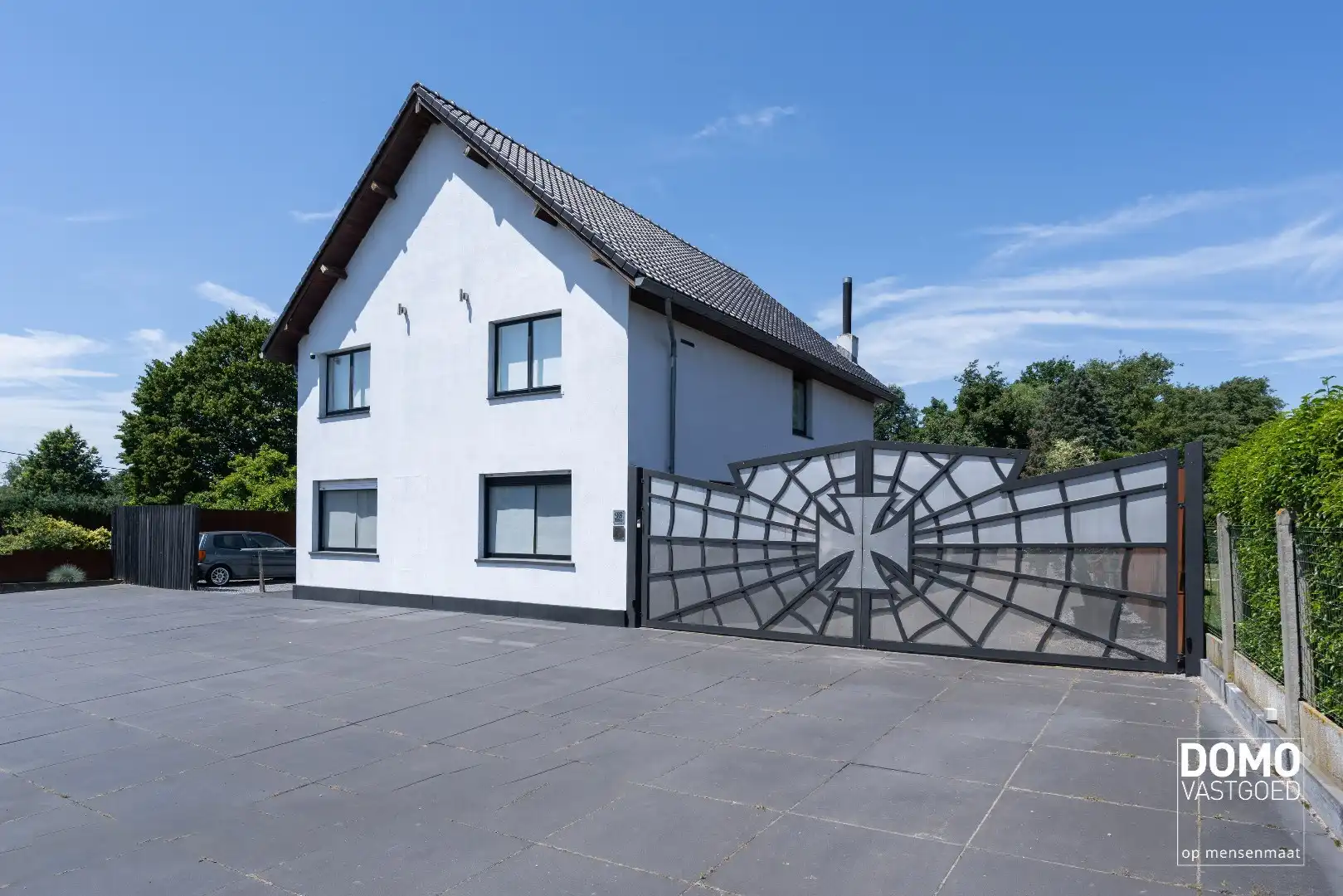 UNIEKE EIGENDOM MET WONING, 2 APPARTEMENTEN EN MAGAZIJNEN OP 13A88CA foto 27