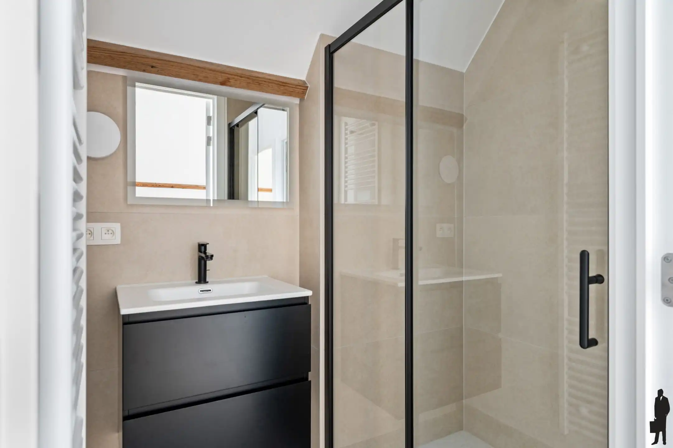 Gerenoveerde woning met grote tuin in het centrum van Duffel foto 24