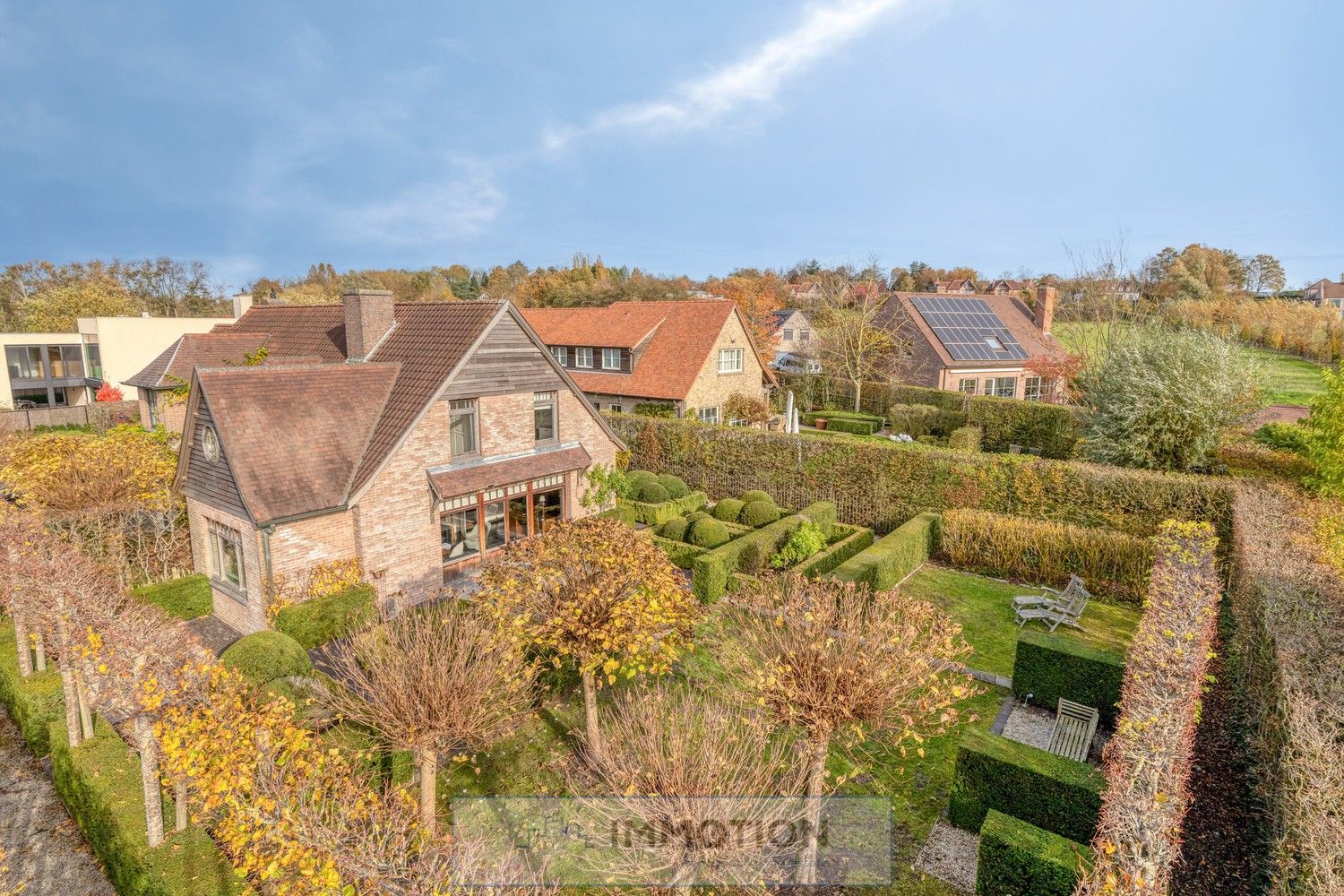 Ruime villa met 6 slaapkamers op mooi perceel in villawijk te Marke foto 3